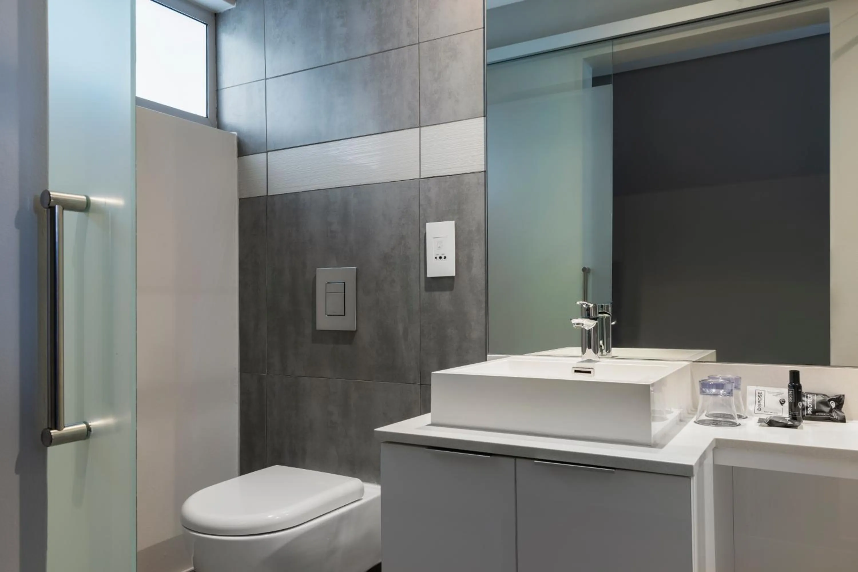 Toilet in The Capital Empire