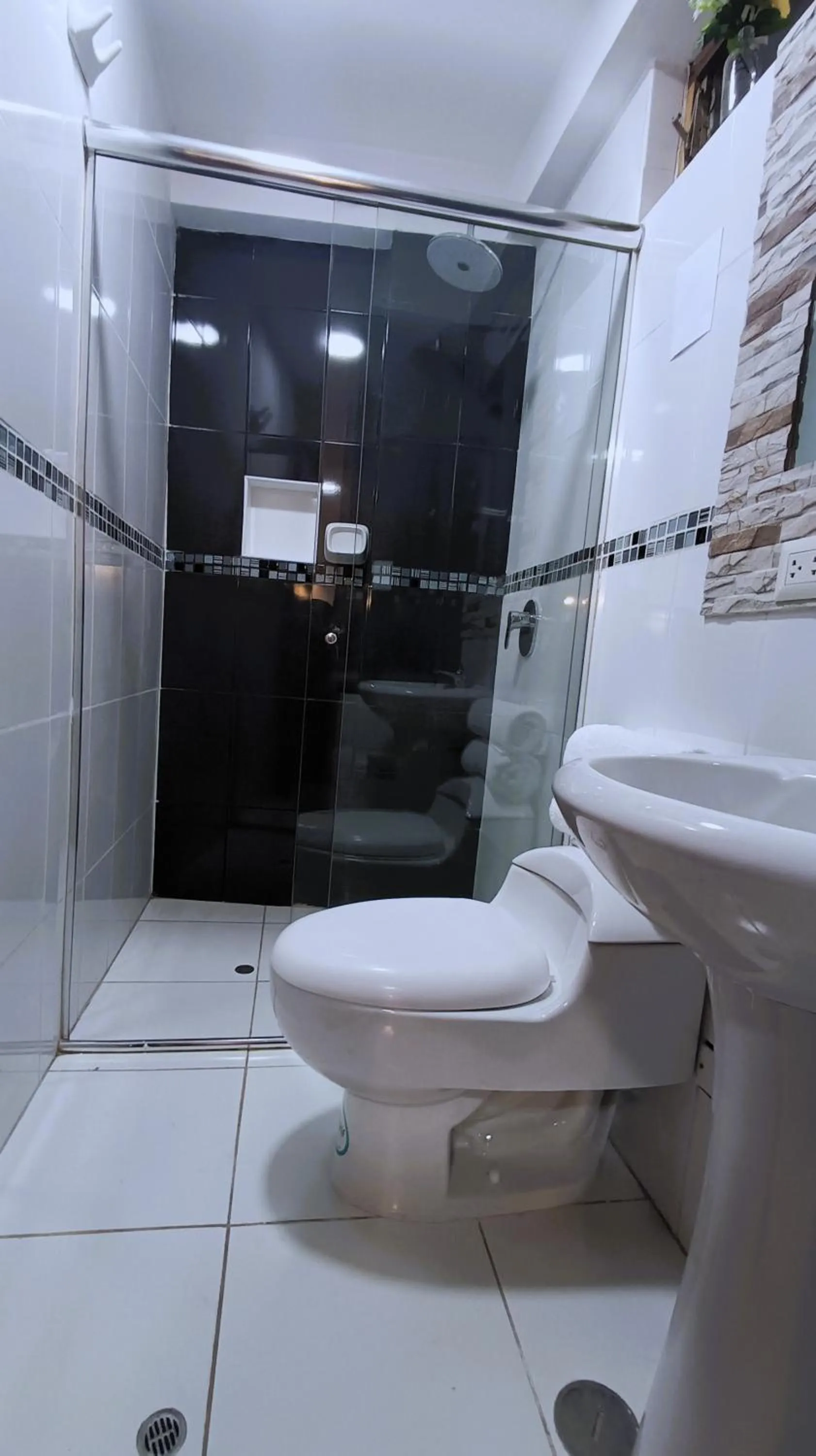 Shower in Hotel Inka Pisac