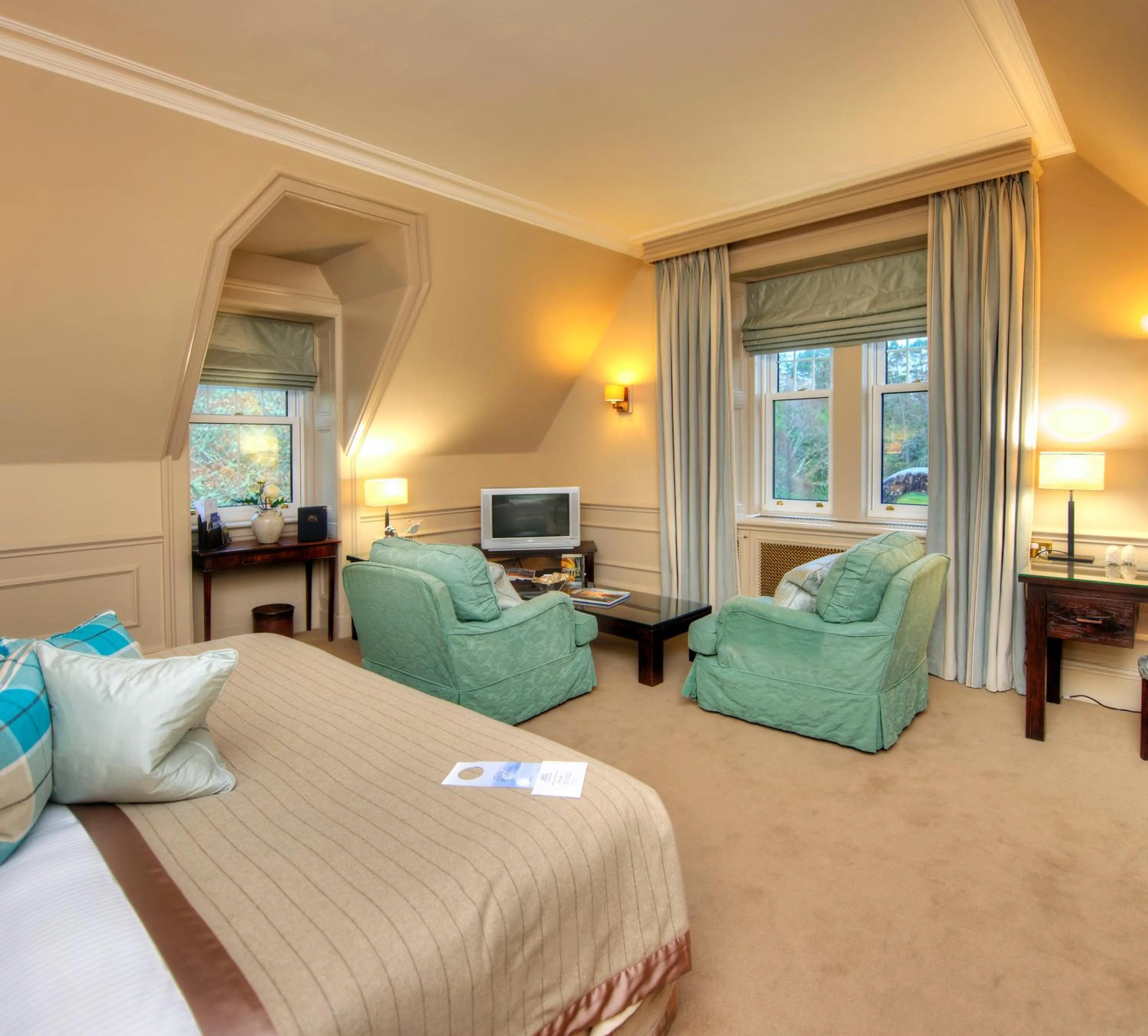 Seating area, Bed in Isle of Eriska Hotel Spa & Island