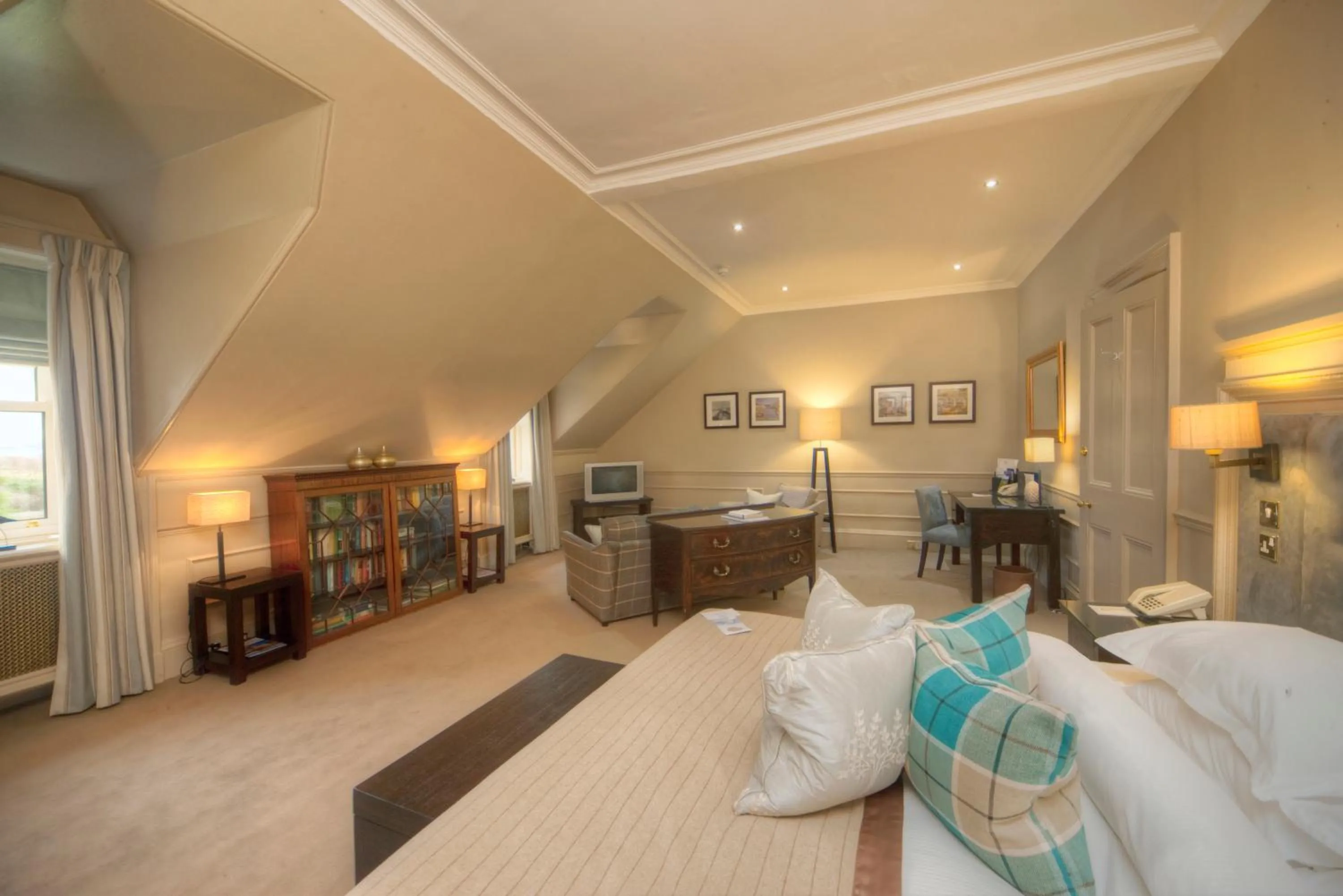 Bedroom, Bed in Isle of Eriska Hotel Spa & Island