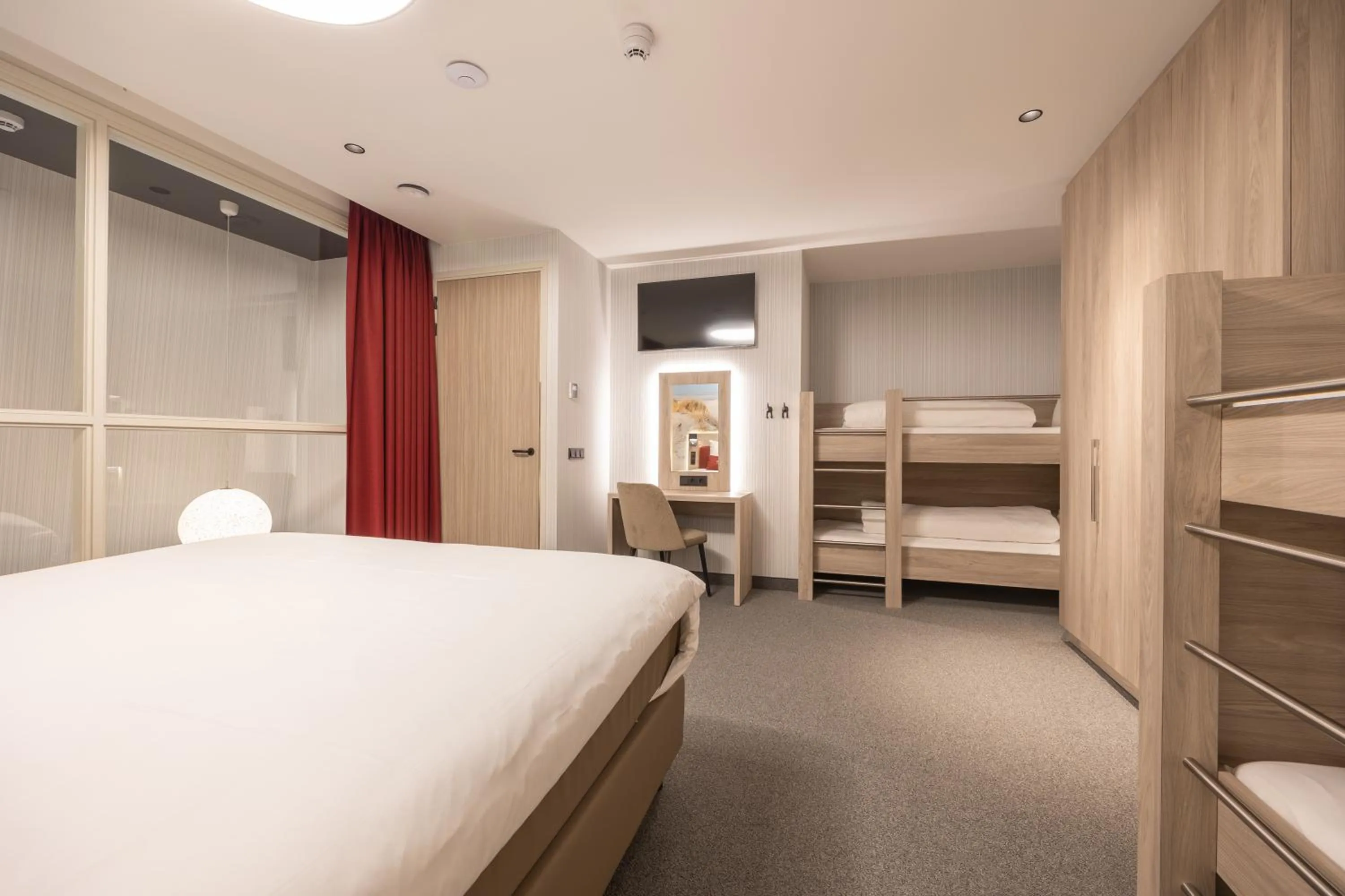 Bed in Ramada The Hague Scheveningen