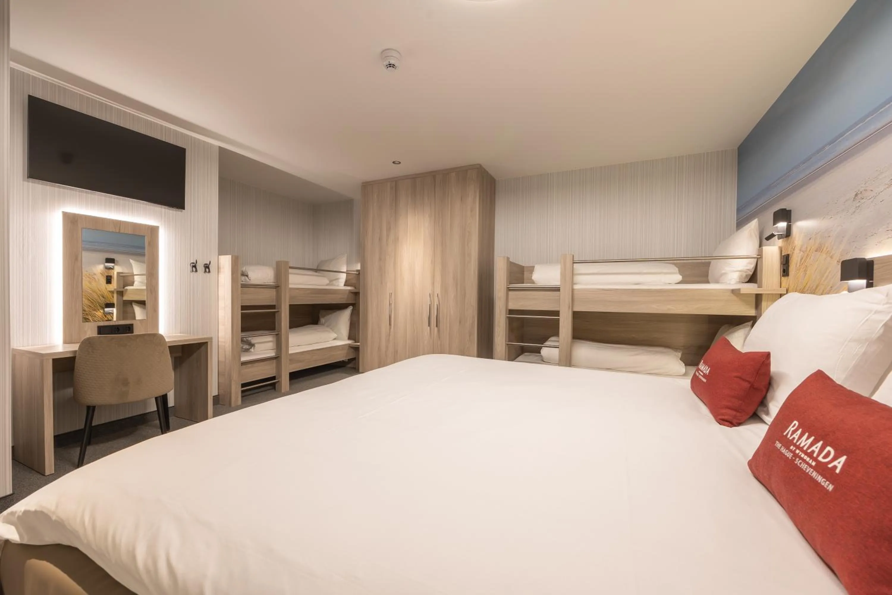 Bed in Ramada The Hague Scheveningen