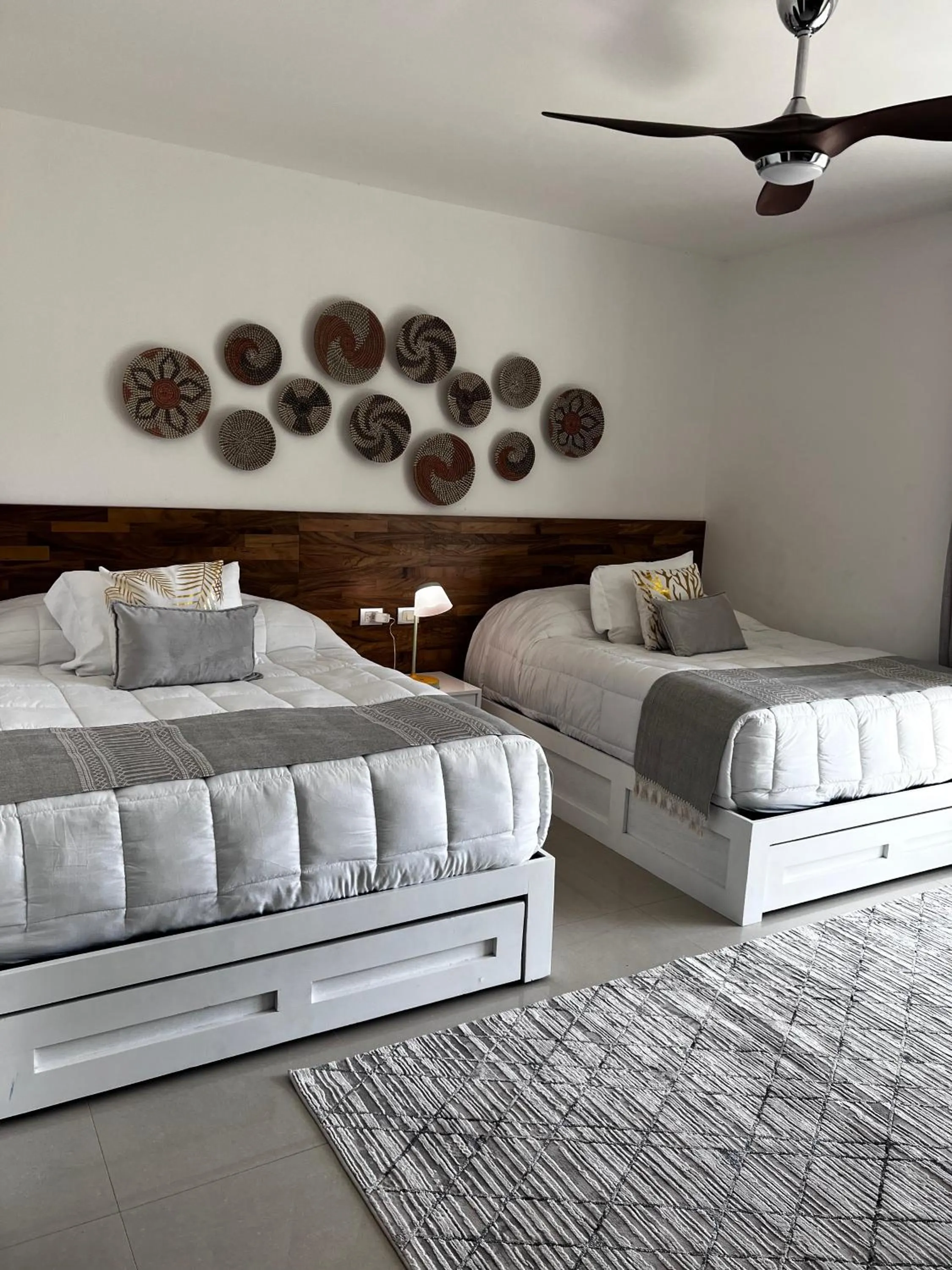 Bed in Mareazul Beachfront Resort - Casa Ancora