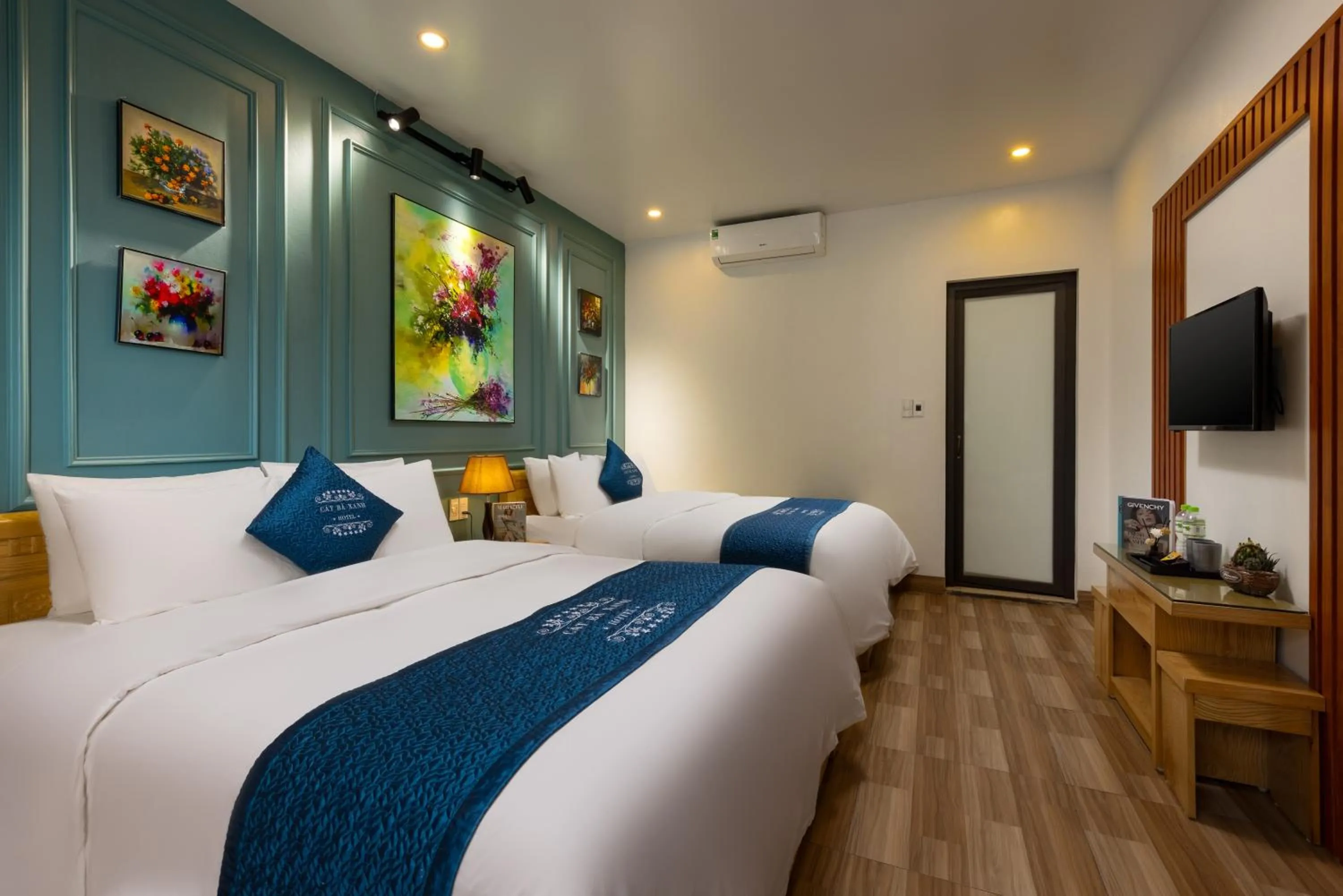 Bed in Cat Ba Xanh Spring Garden Hotel