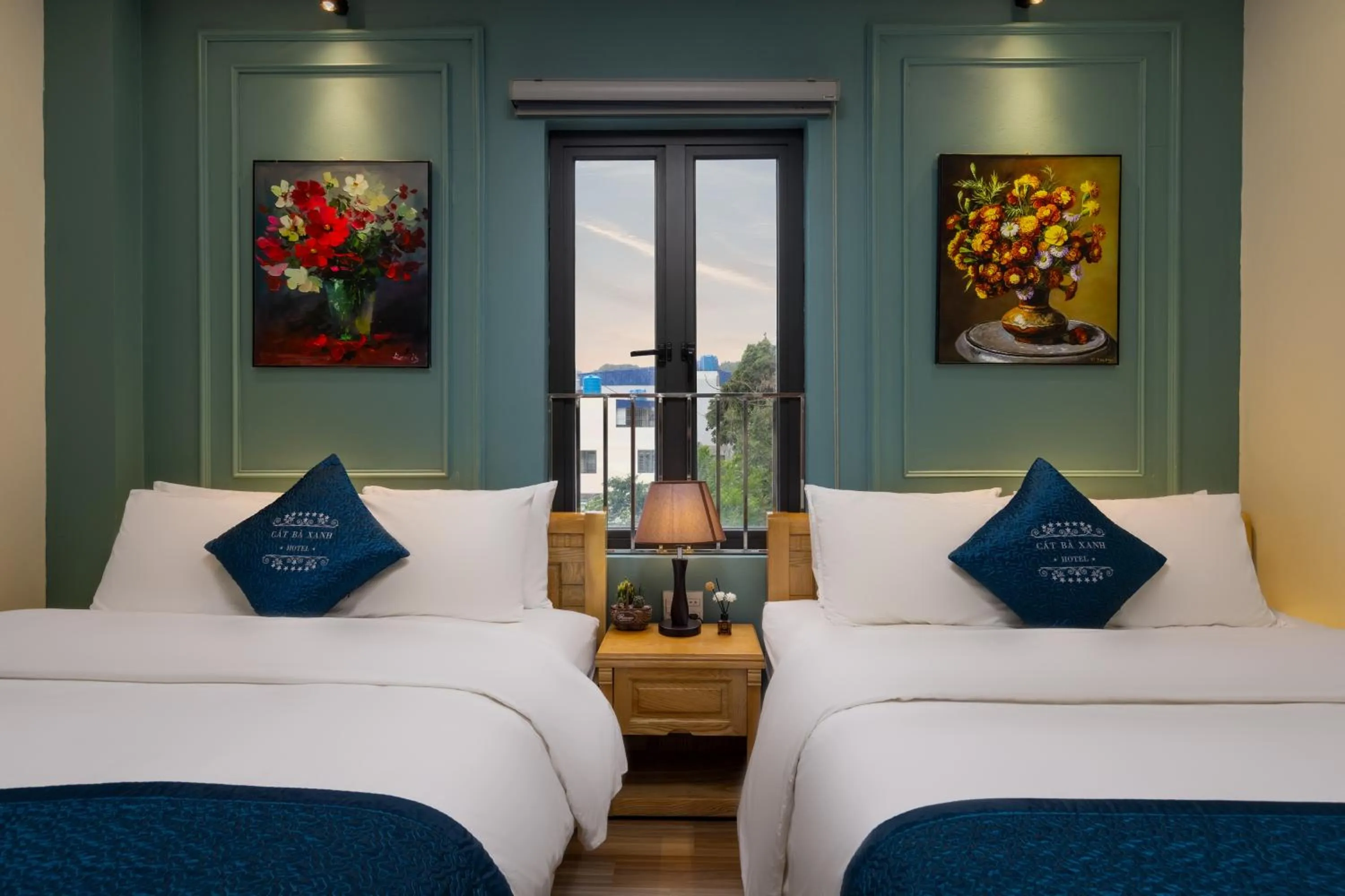 Photo of the whole room, Bed in Cat Ba Xanh Spring Garden Hotel