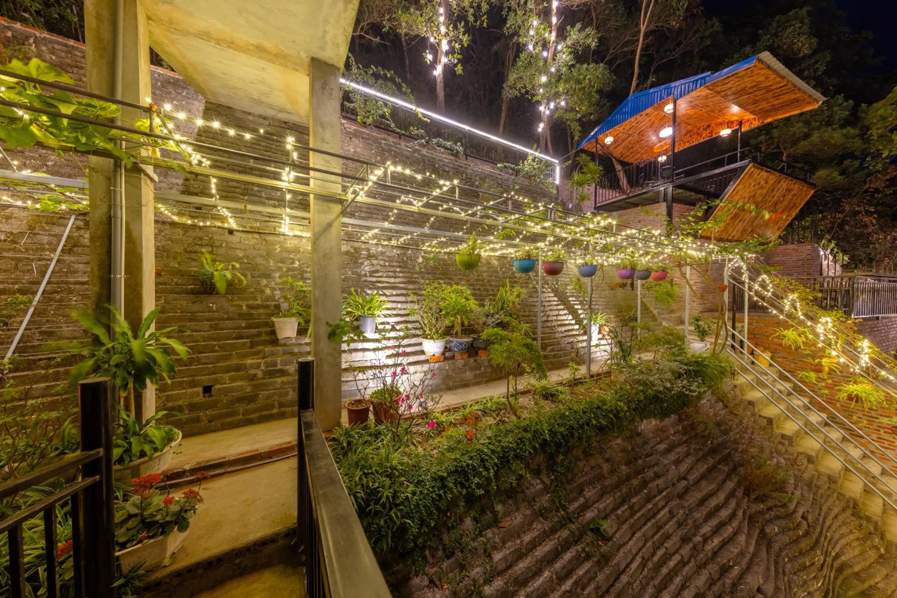 Patio in Cat Ba Xanh Spring Garden Hotel