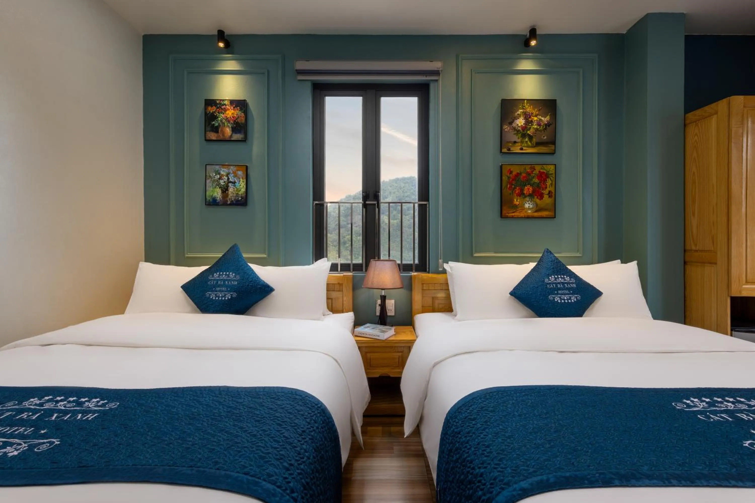 Bed in Cat Ba Xanh Spring Garden Hotel