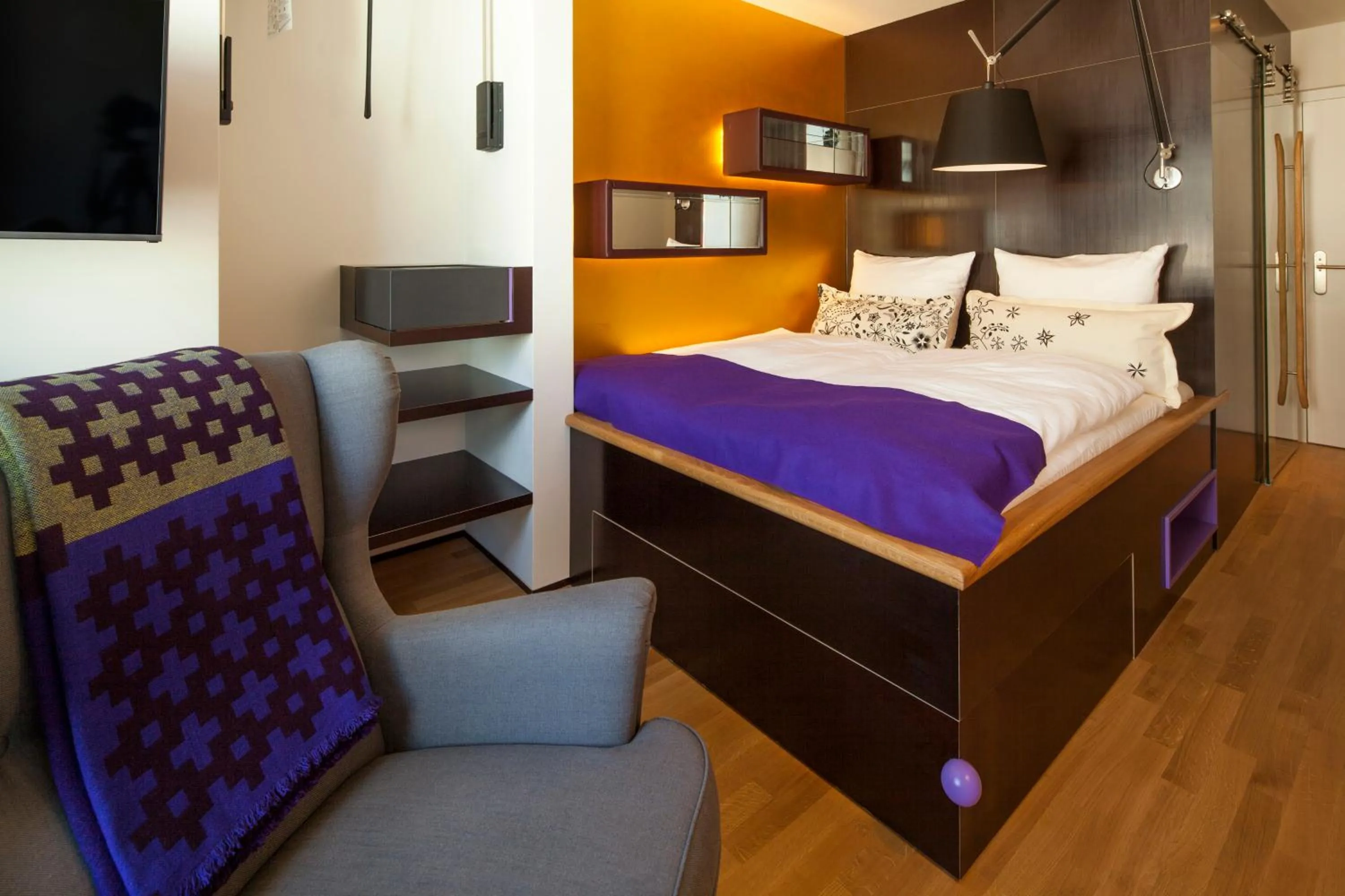 Photo of the whole room, Bed in Nala Individuellhotel