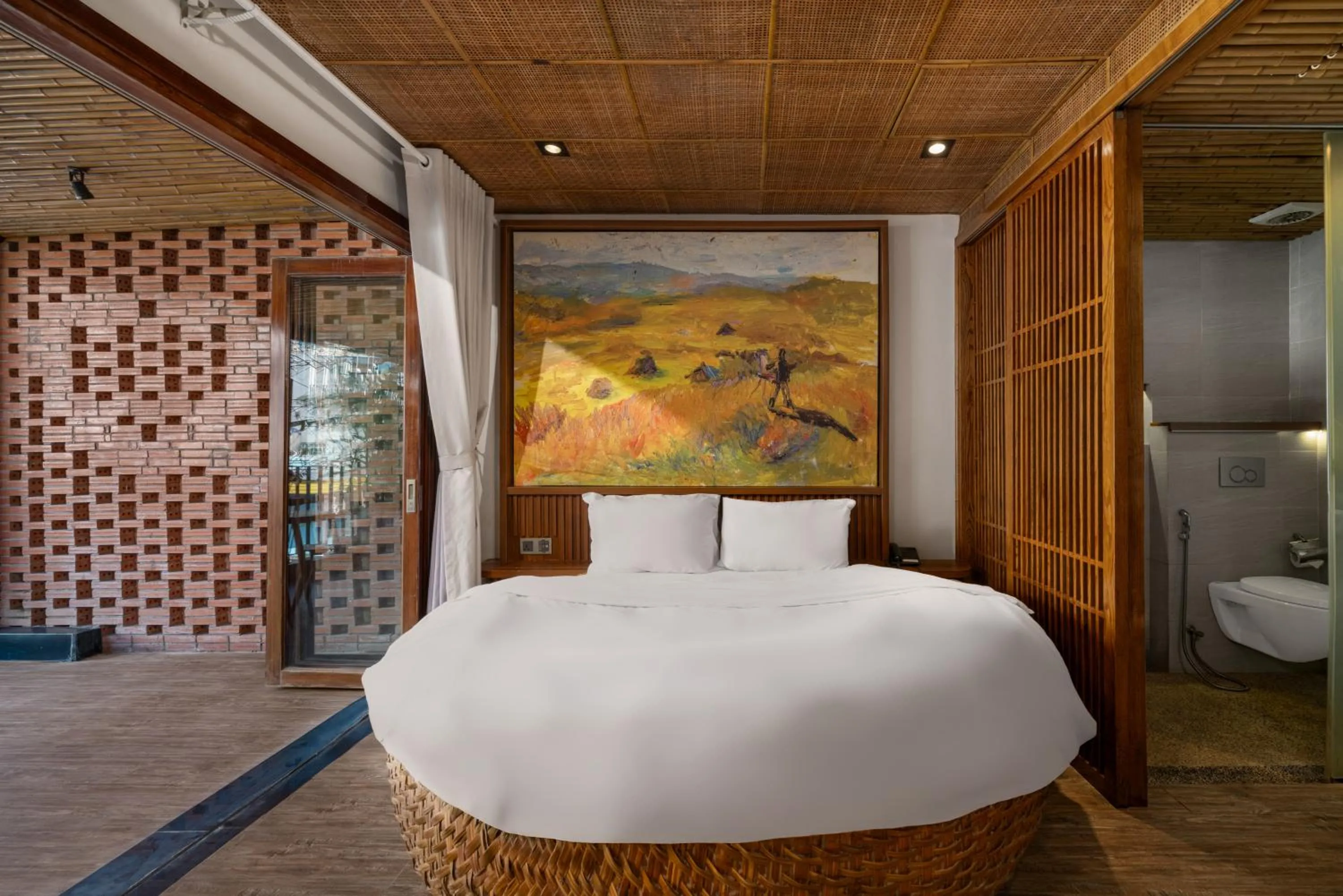 Bed in LUK Inn Hotel - An Thuong, Da Nang