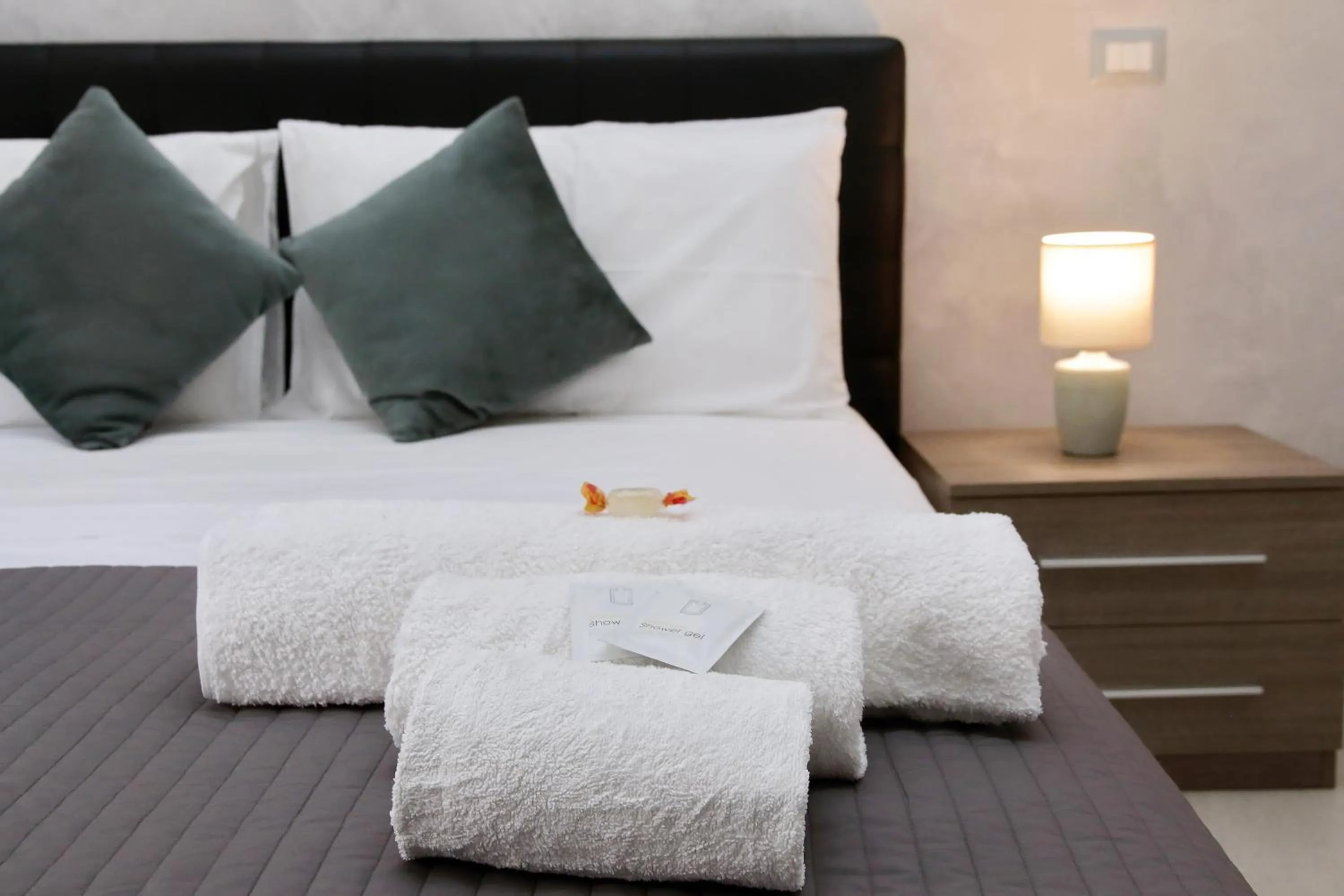 towels, Bed in Domus Gallo Guest House