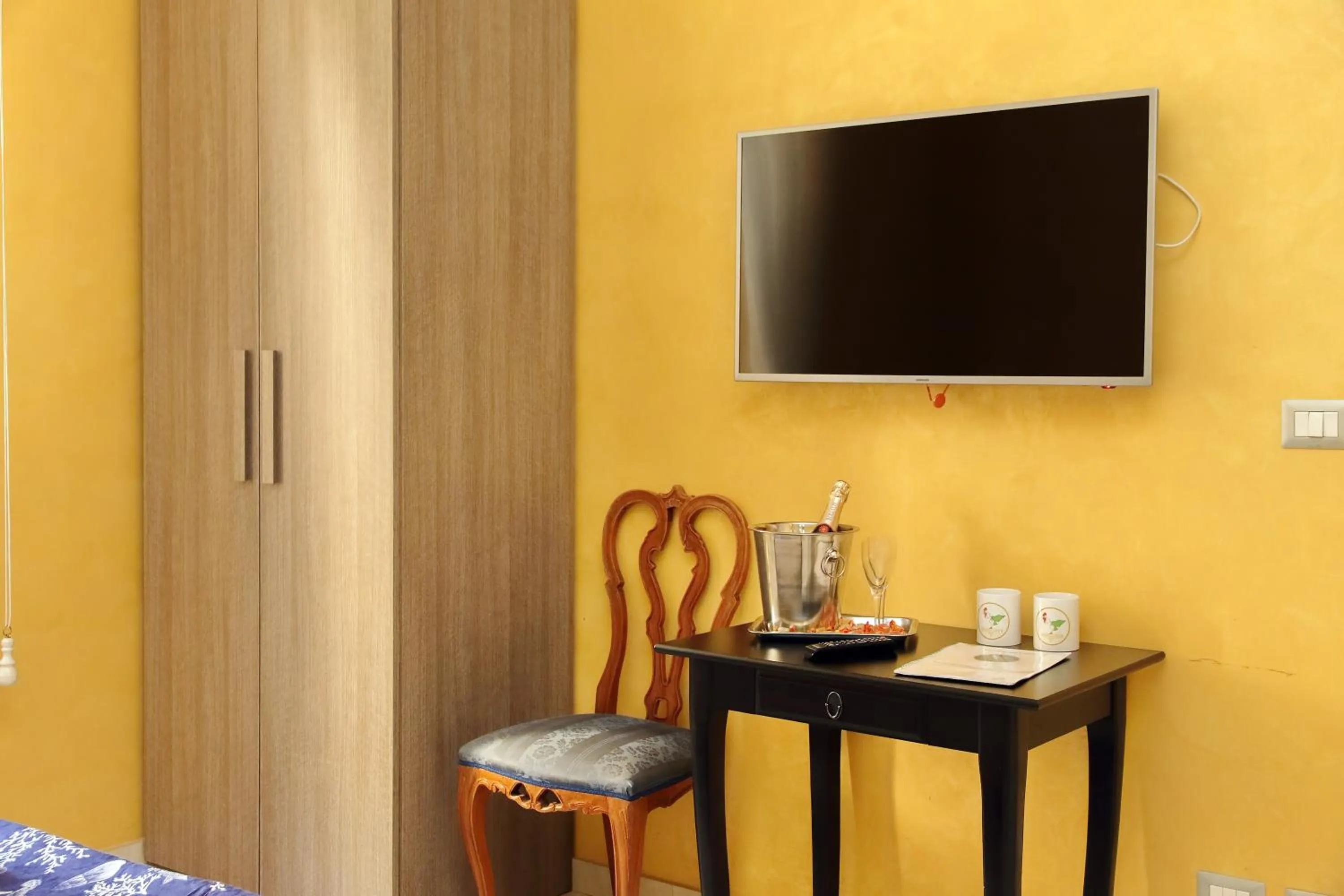 TV and multimedia in Domus Gallo Guest House