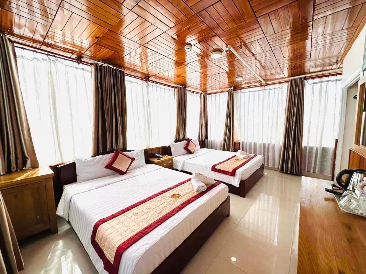 Bed in Gold Dream Hotel