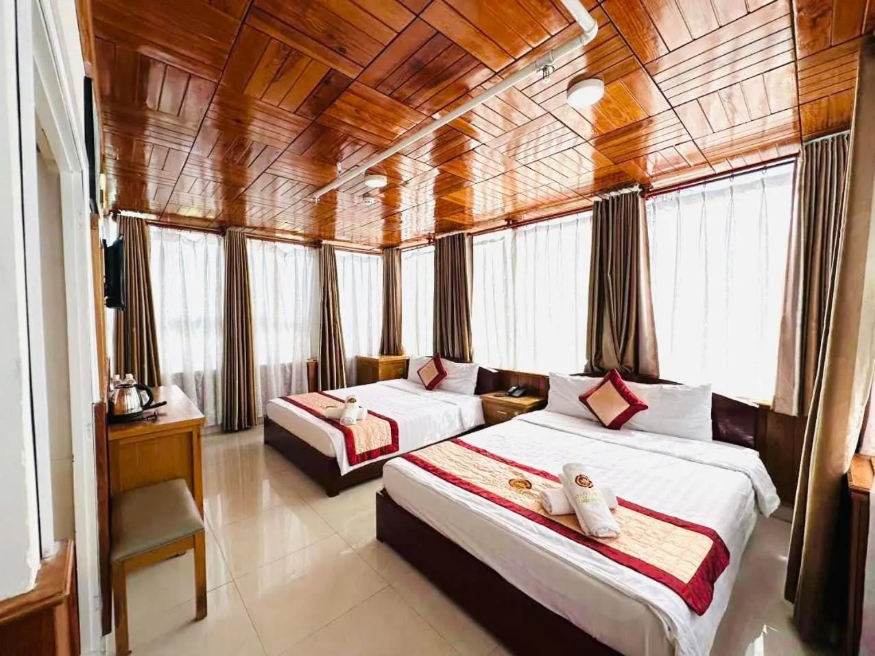 Bed in Gold Dream Hotel