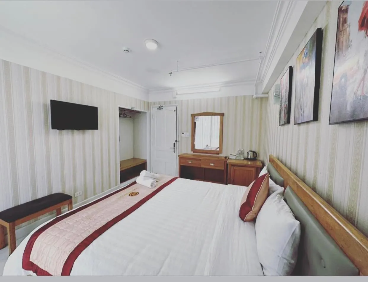 Bed in Gold Dream Hotel