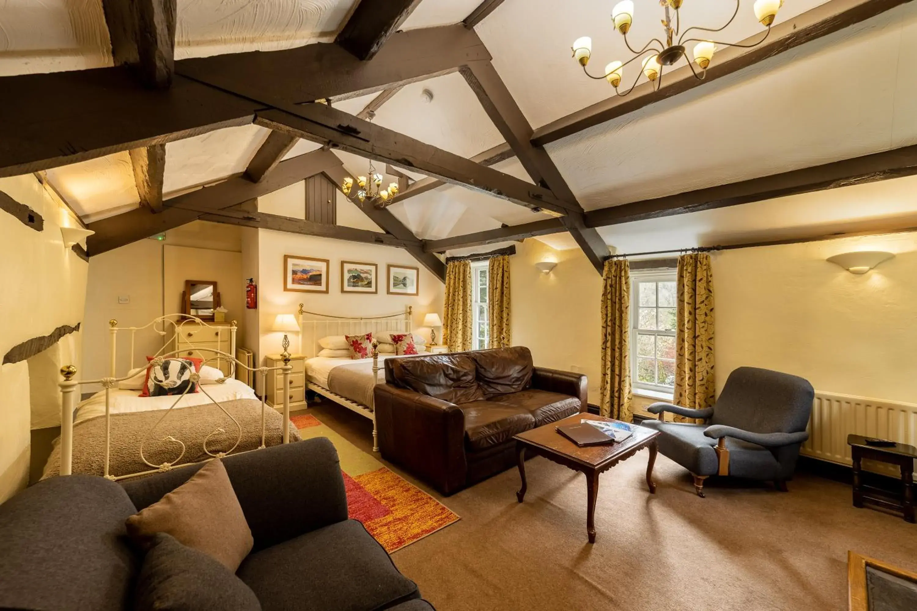 Large Family Room in Badger Bar Large Family Room in Badger Bar