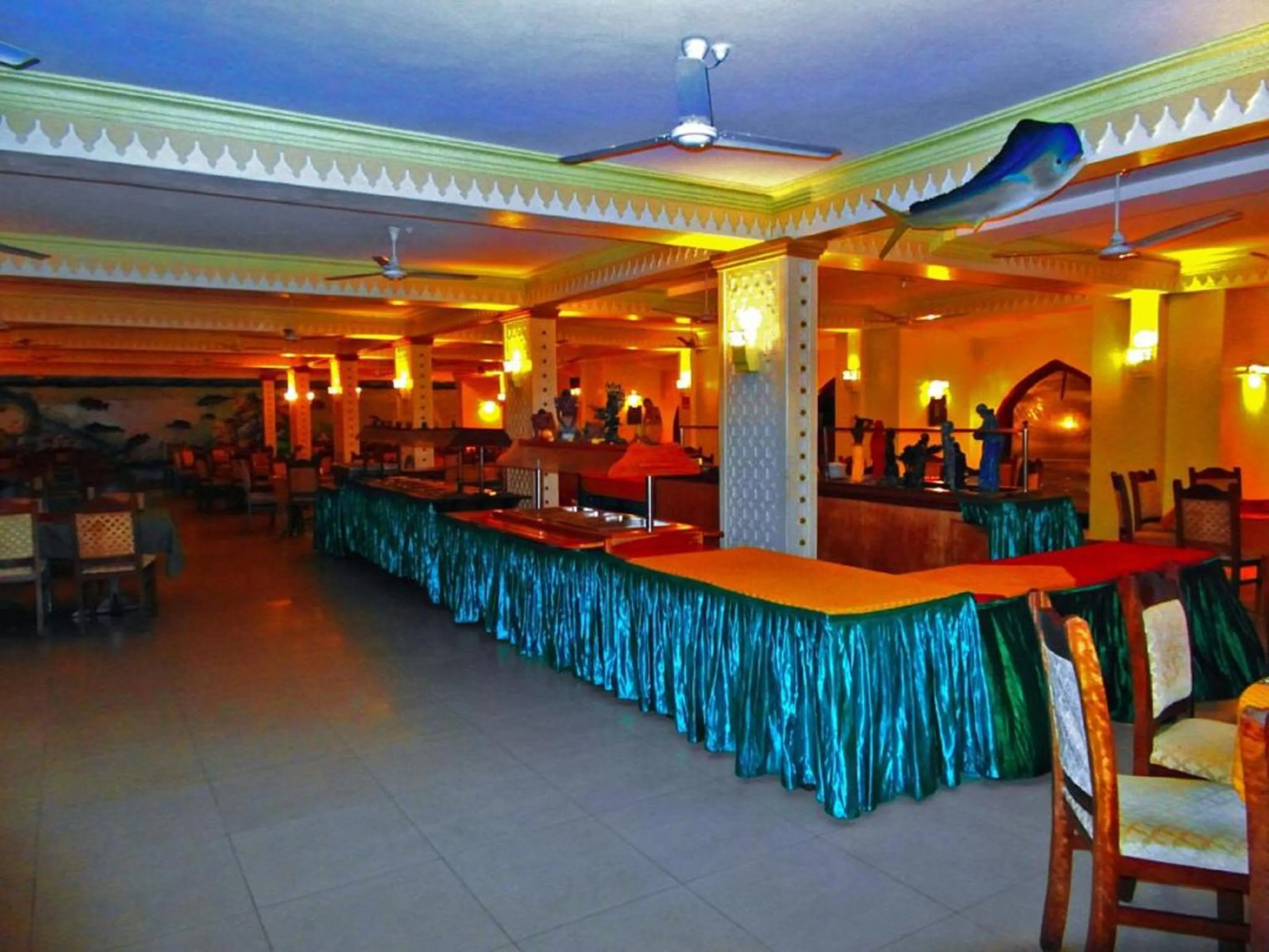 Restaurant/places to eat in Sai Rock Beach Hotel & Spa