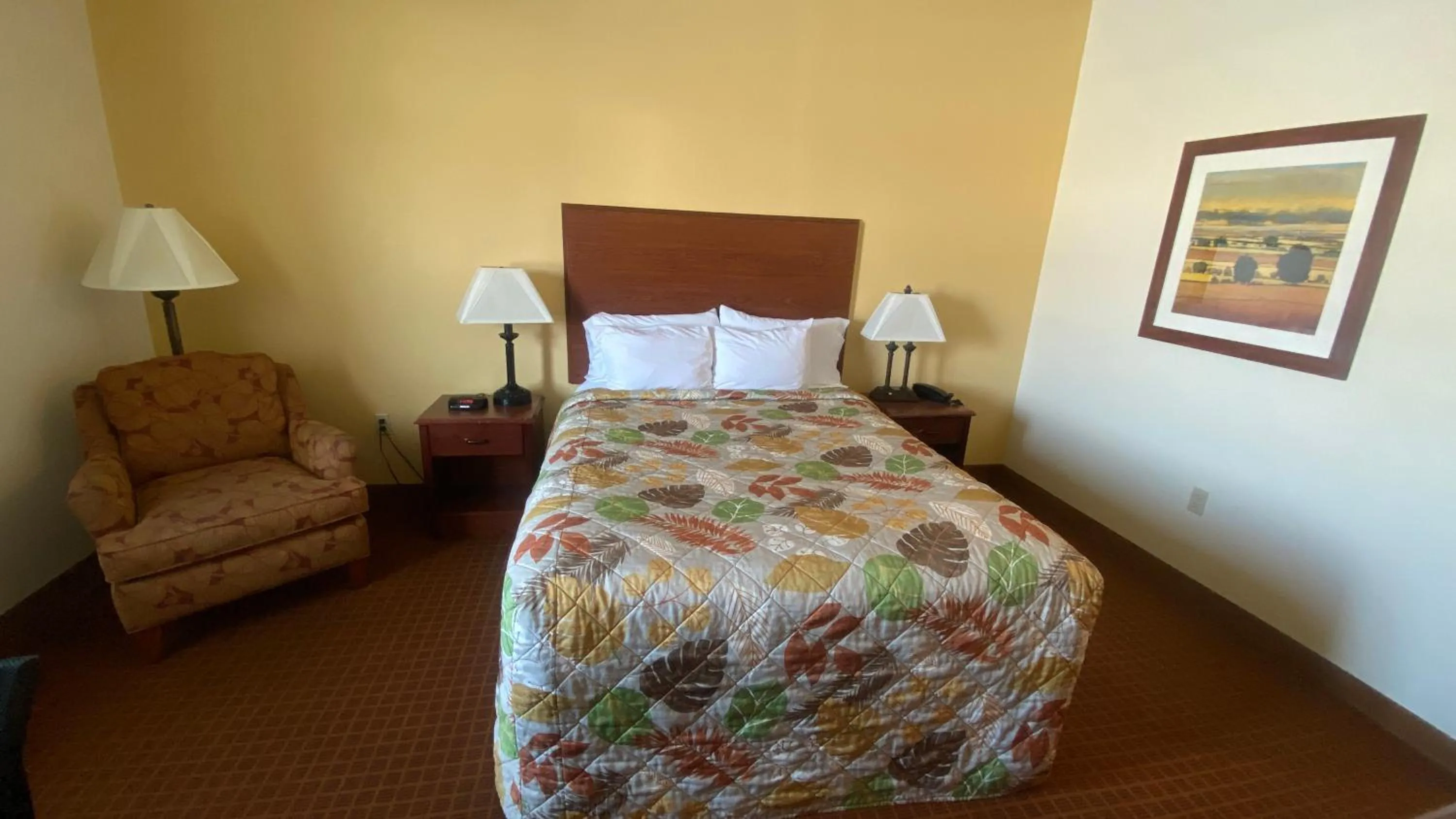 Bed in Park View Inn & Suites, Hoisington