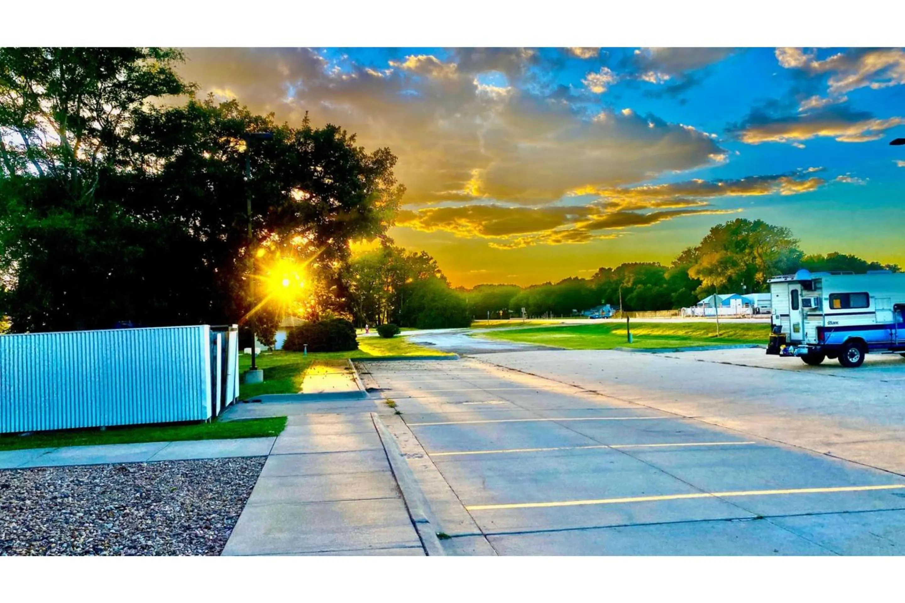 Facade/entrance in Park View Inn & Suites, Hoisington
