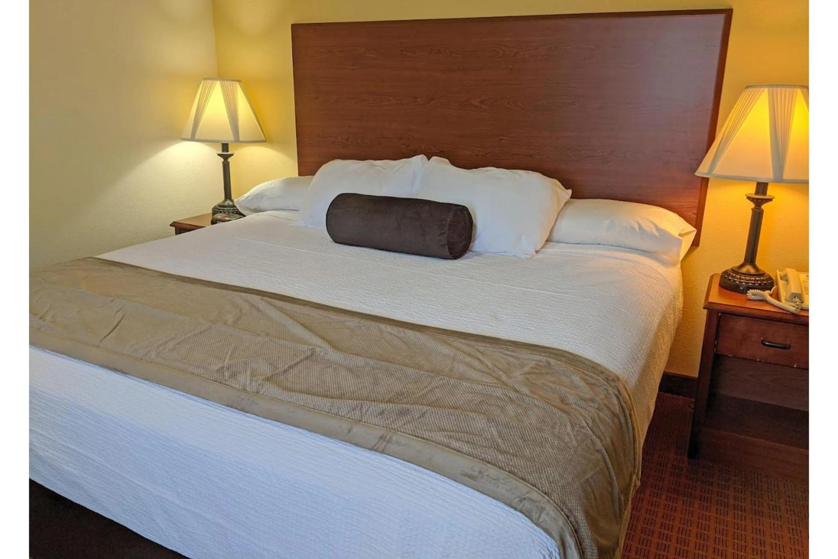 Bedroom, Bed in Park View Inn & Suites, Hoisington