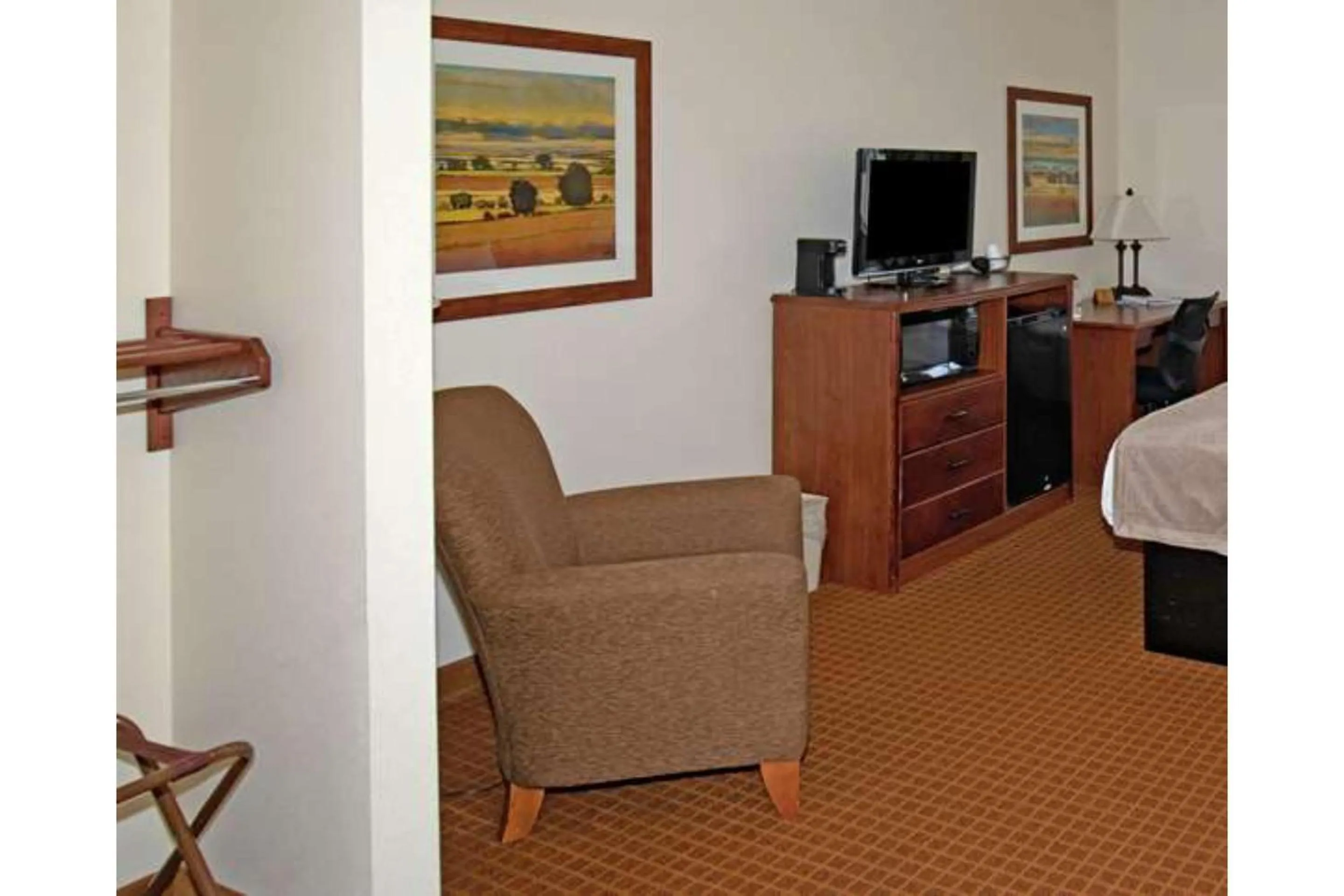 Bedroom in Park View Inn & Suites, Hoisington