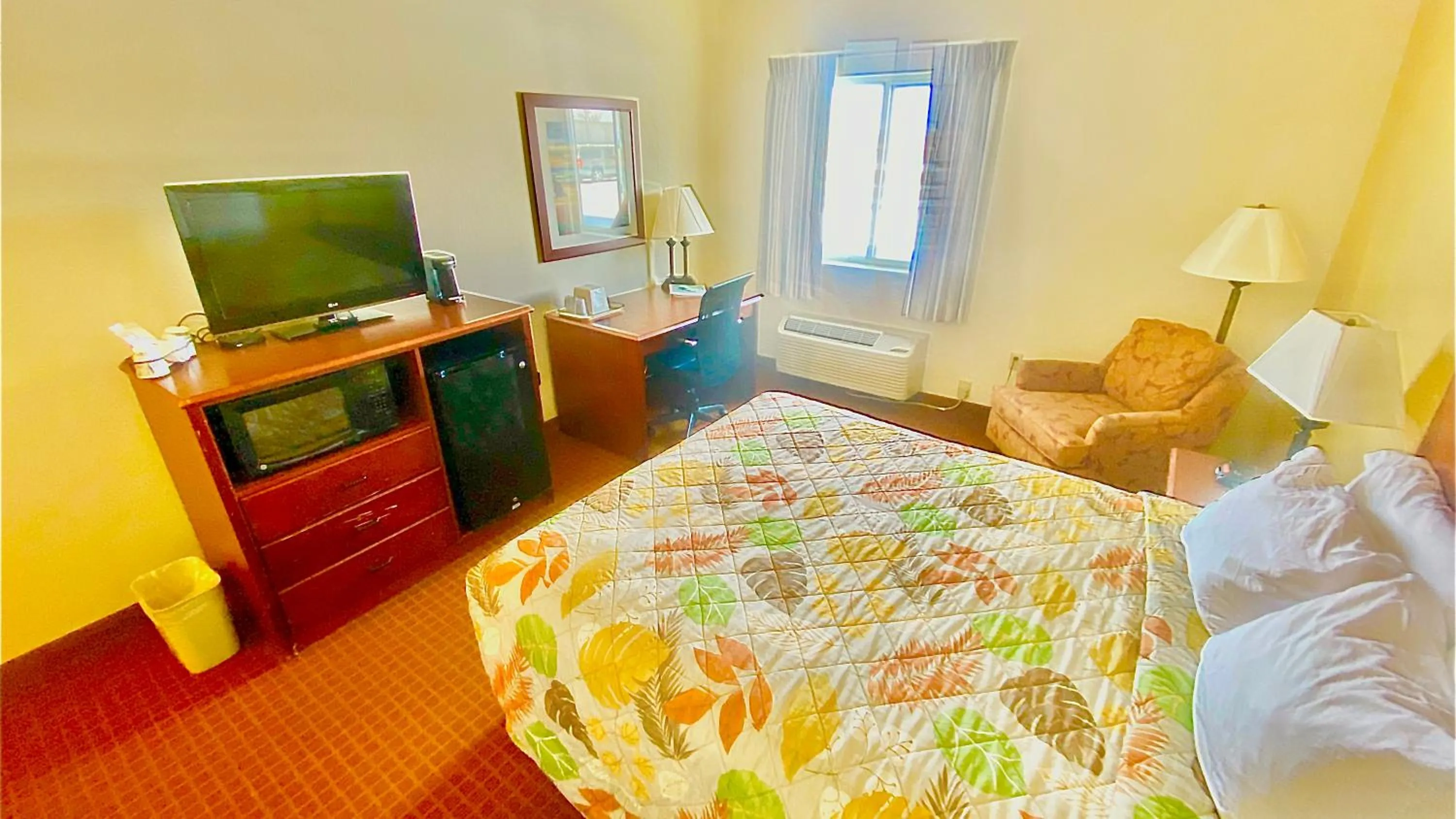 Bed in Park View Inn & Suites, Hoisington