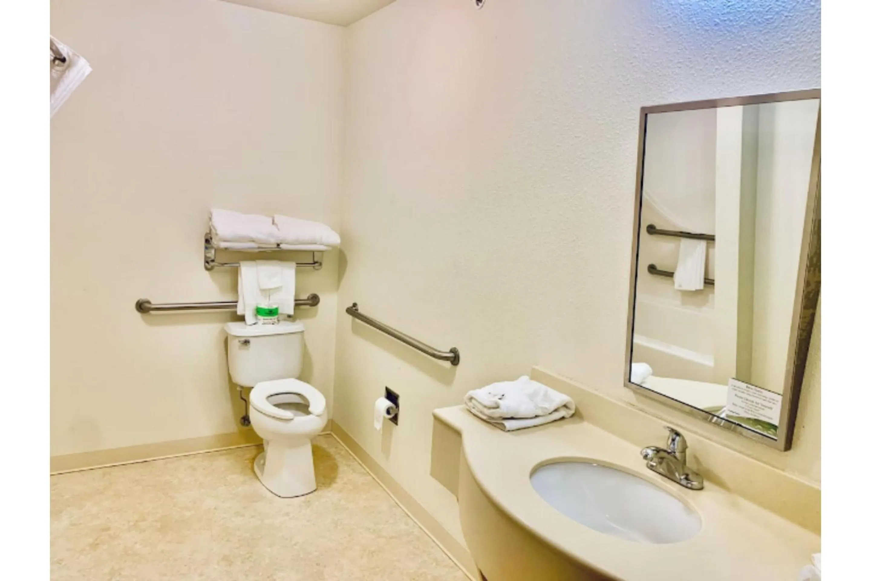 Toilet in Park View Inn & Suites, Hoisington