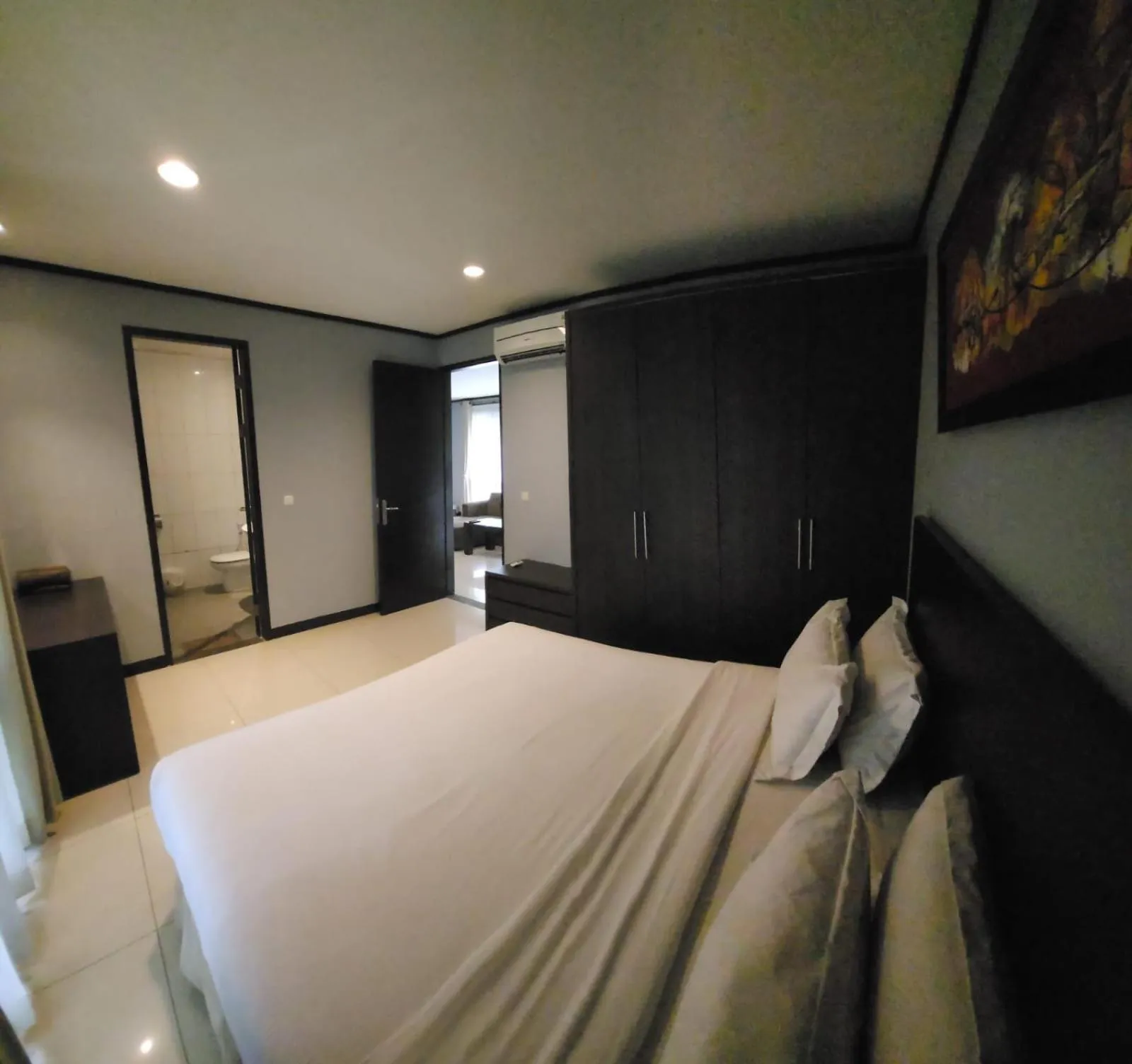 Bathroom, Bed in Summer Hills Hotel & Villas Bandung