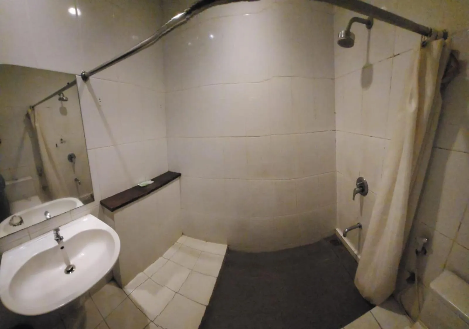 Bathroom in Summer Hills Hotel & Villas Bandung