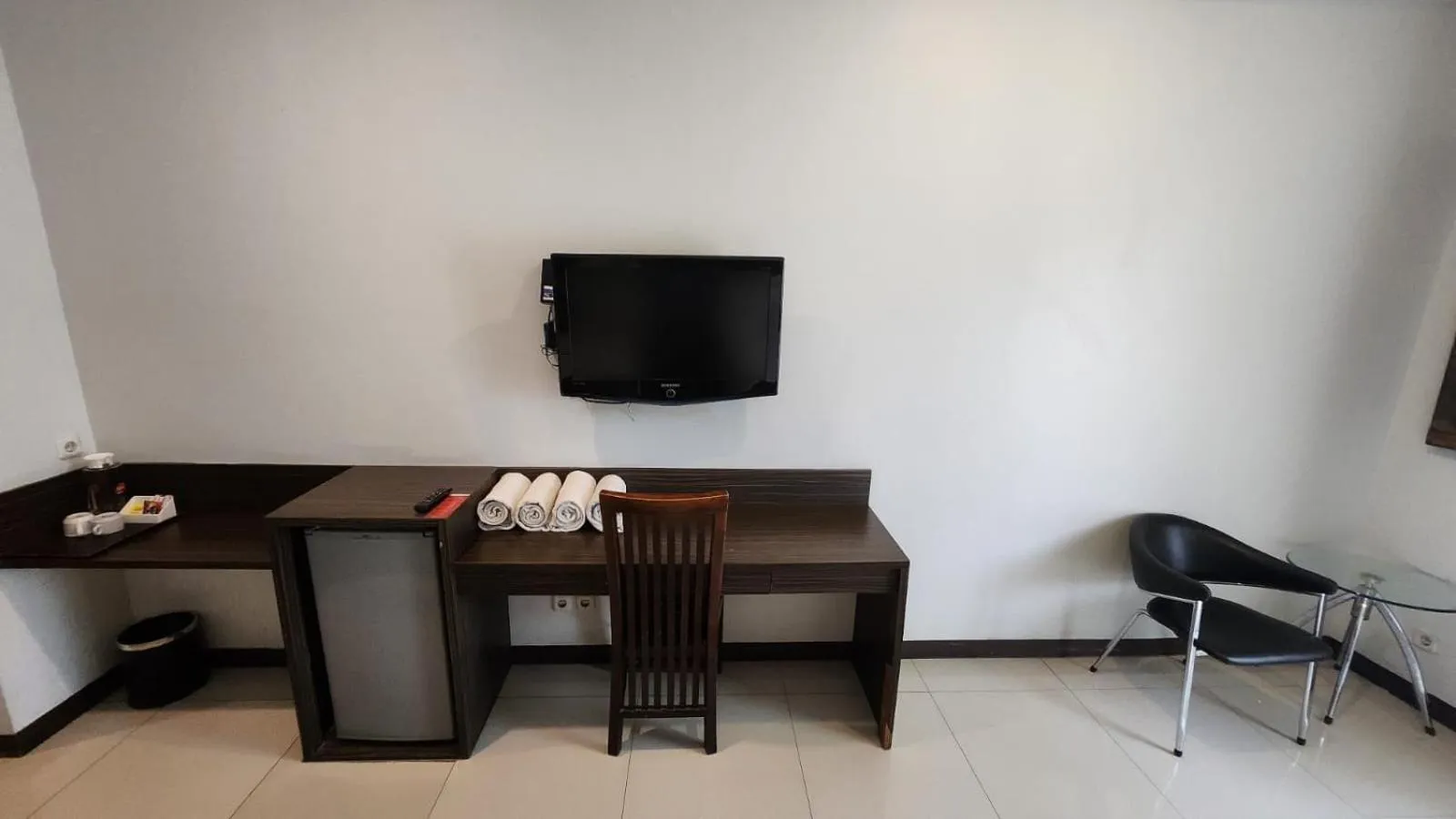 TV and multimedia in Summer Hills Hotel & Villas Bandung