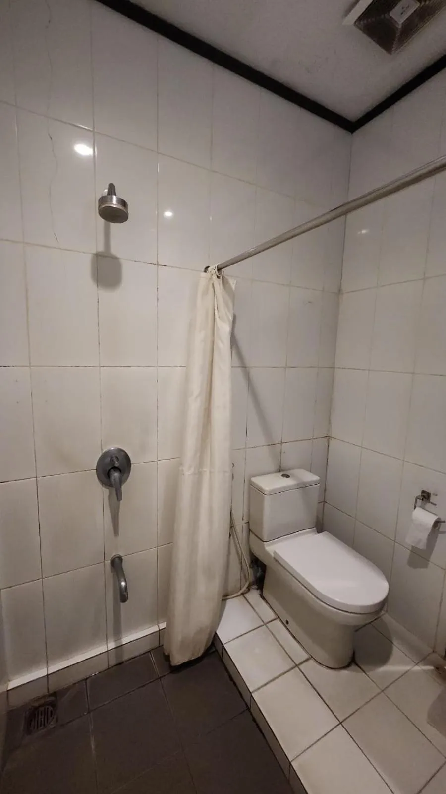 Shower in Summer Hills Hotel & Villas Bandung