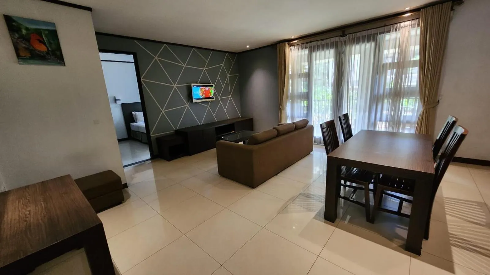 TV and multimedia in Summer Hills Hotel & Villas Bandung