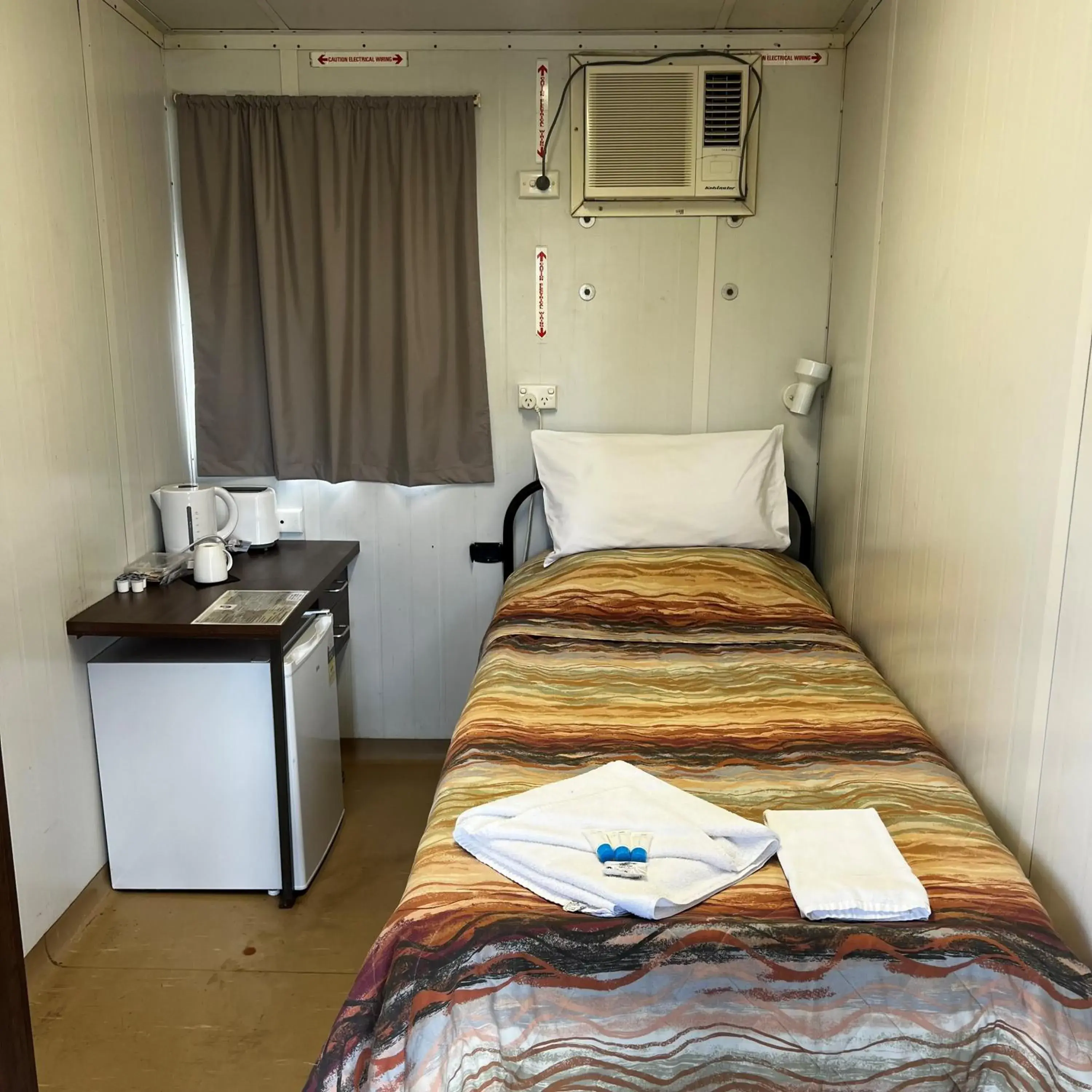 Single Room with Shared Shower and Toilet in Jambin hotel motel Single Room with Shared Shower and Toilet in Jambin hotel motel