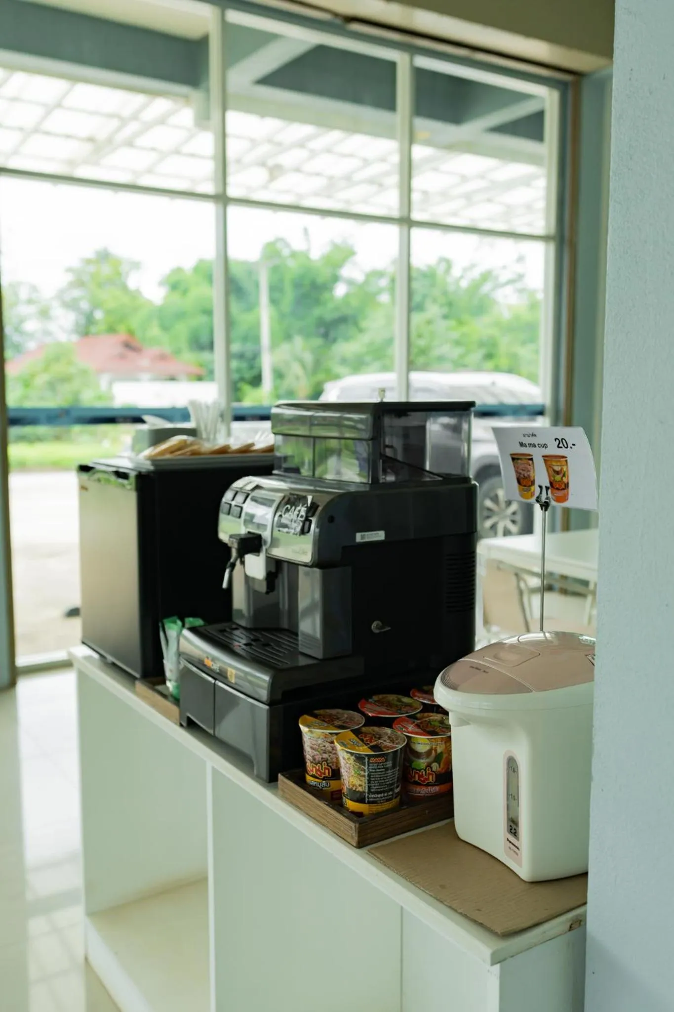 Coffee/tea facilities in A Hotel Cozy