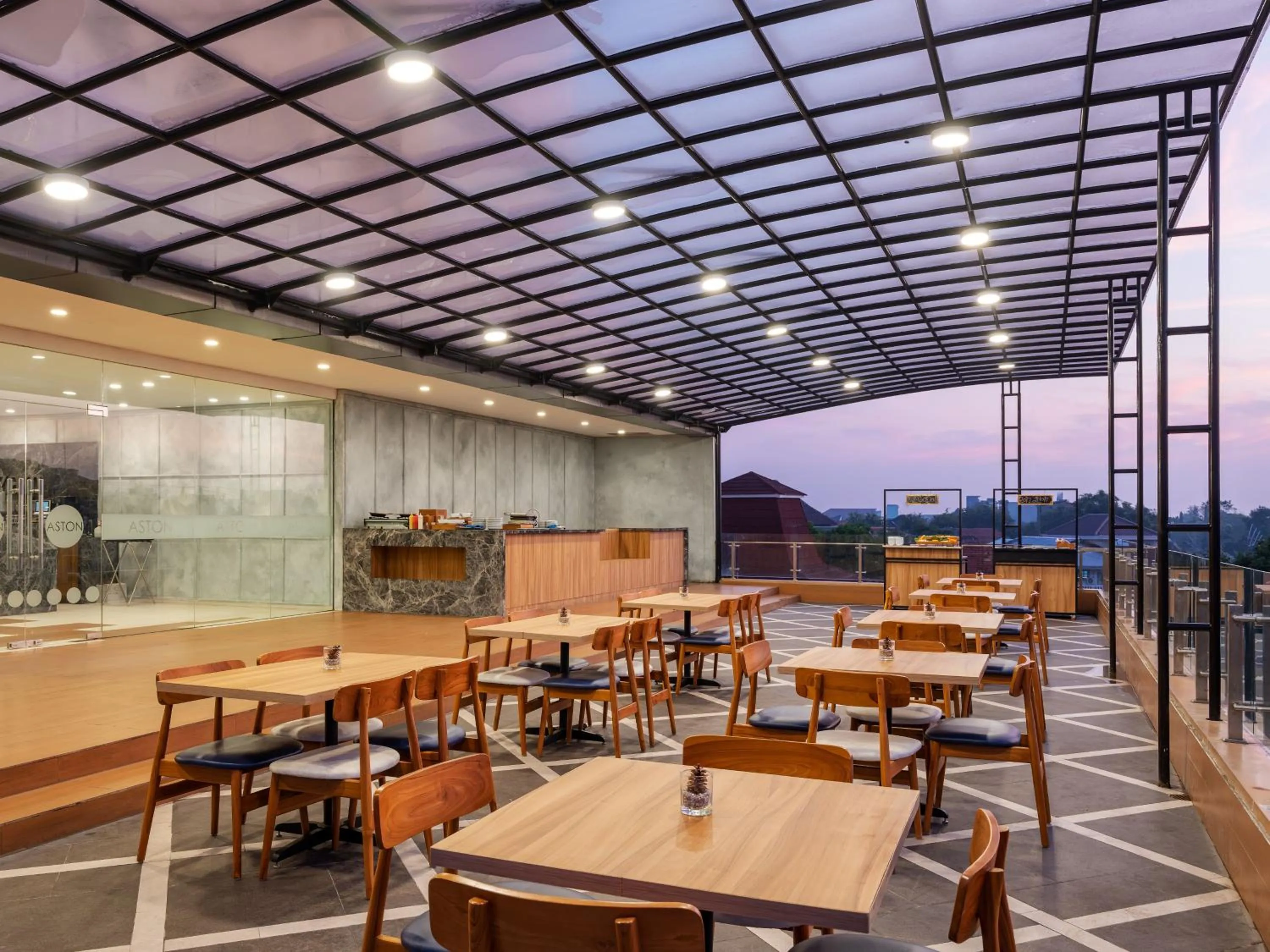 Restaurant/places to eat in Aston Pekalongan Syariah Hotel & Conference Center