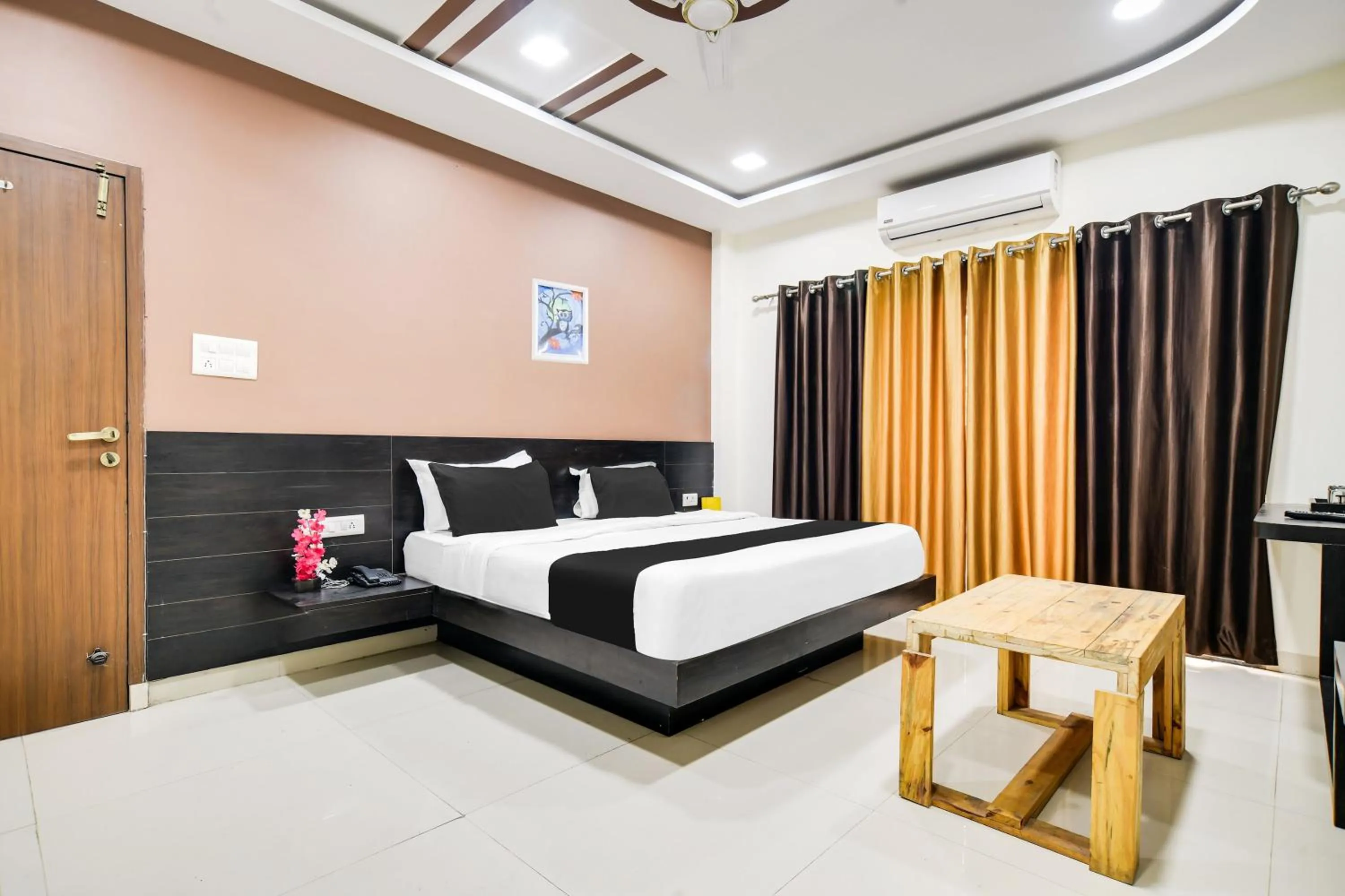 Bedroom, Bed in Collection O Indore Near Omax City 1
