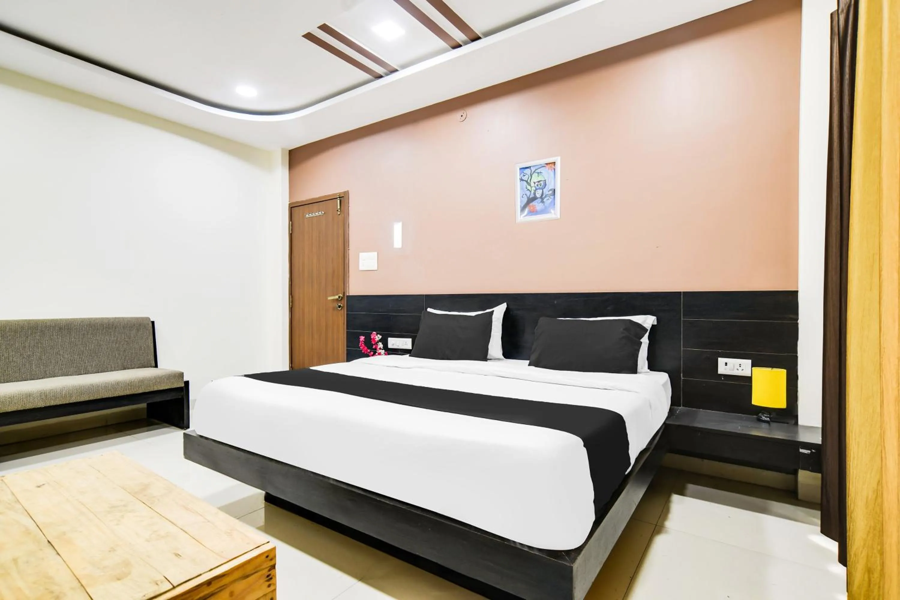 Bedroom, Bed in Collection O Indore Near Omax City 1