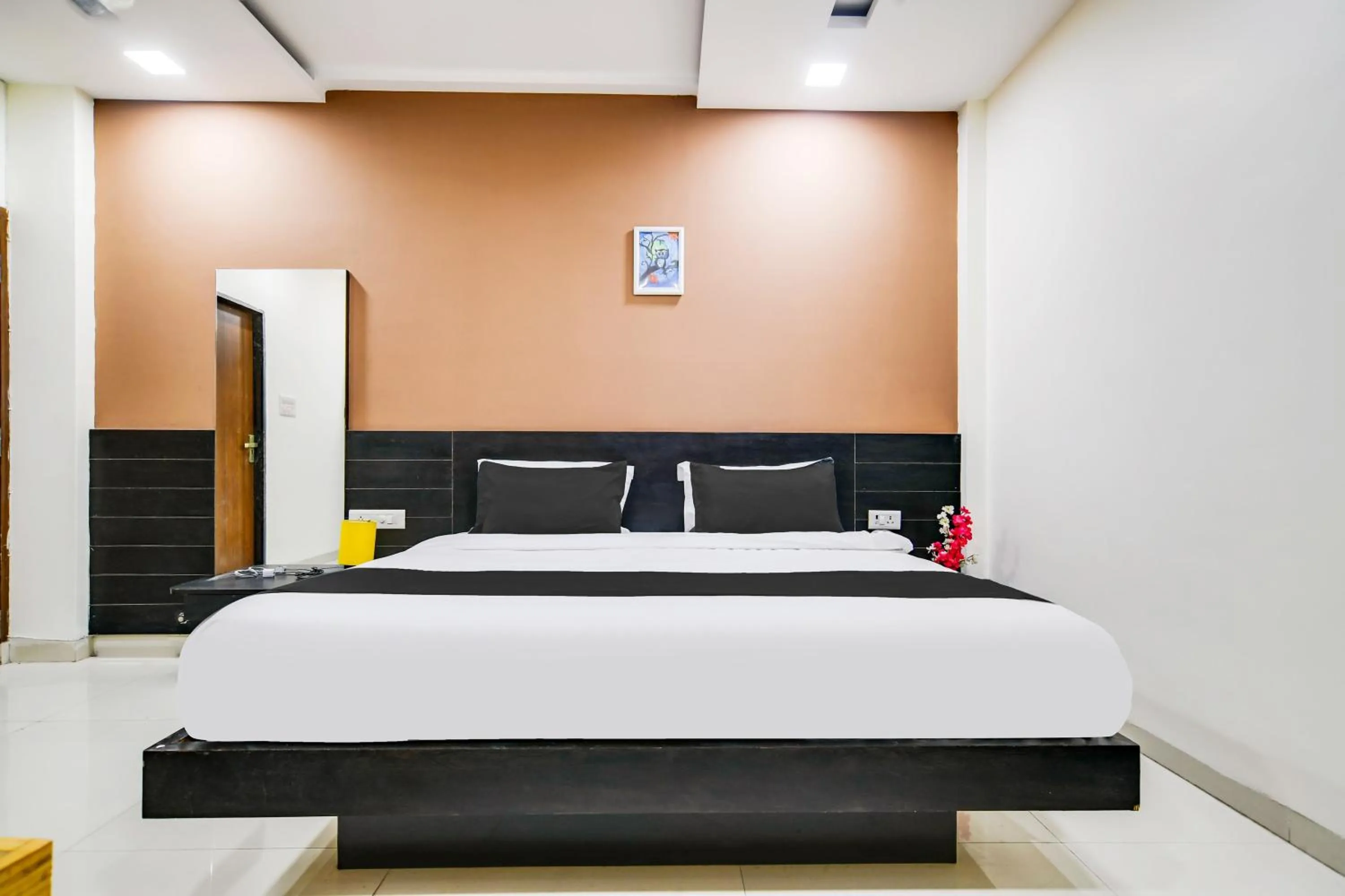 Bedroom, Bed in Collection O Indore Near Omax City 1