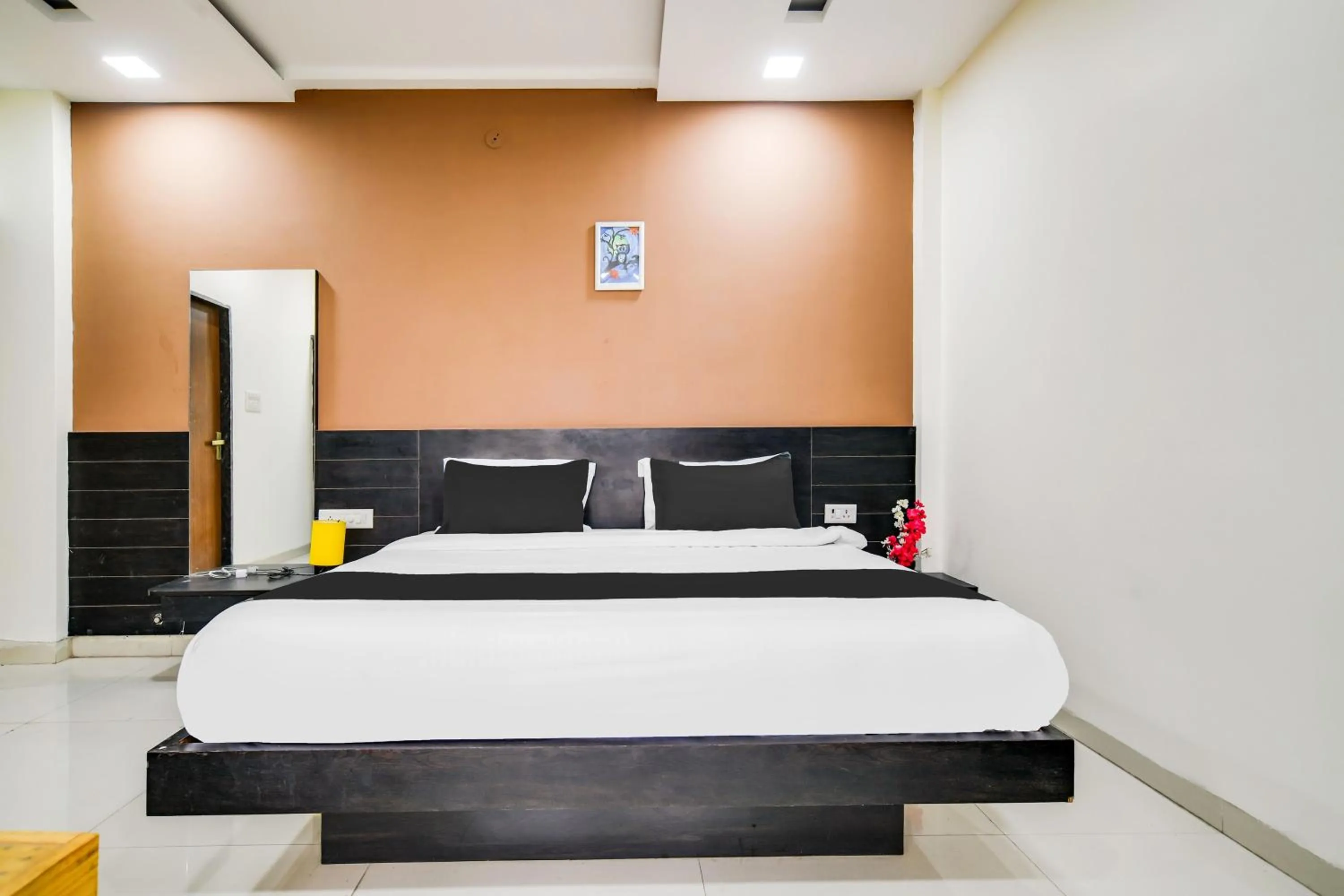 Bedroom, Bed in Collection O Indore Near Omax City 1