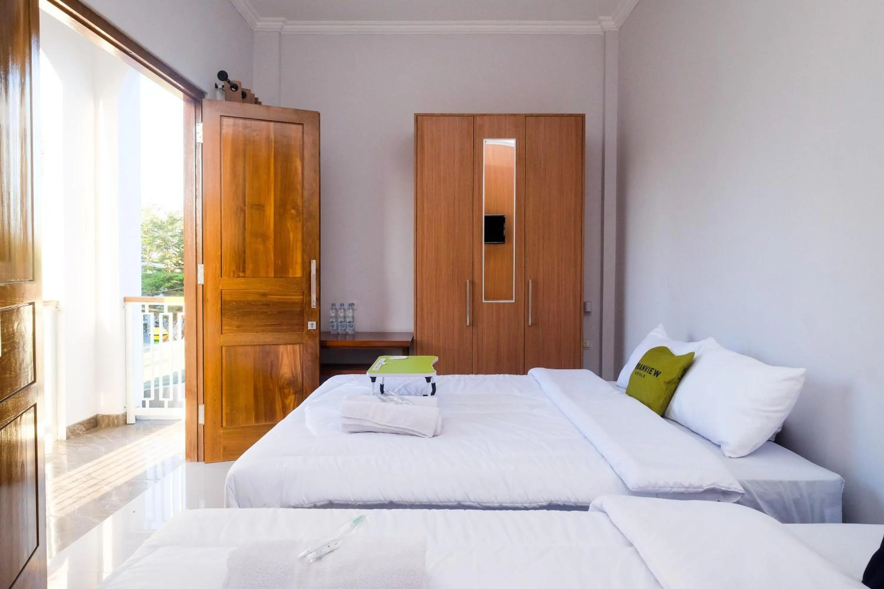 Bed in Urbanview Syariah Loji Arum Stasiun Klaten by RedDoorz