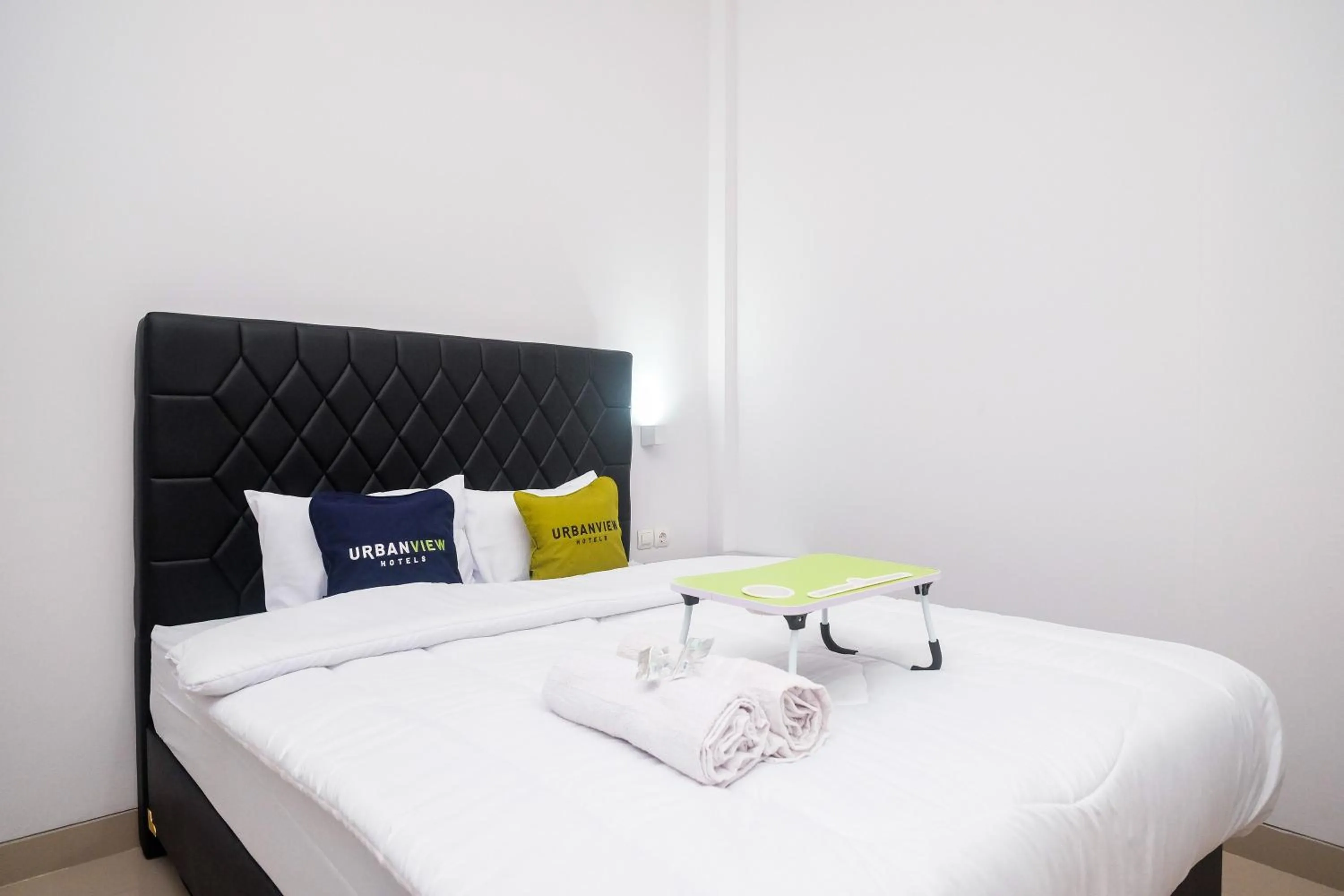 Bed in Urbanview Syariah Loji Arum Stasiun Klaten by RedDoorz