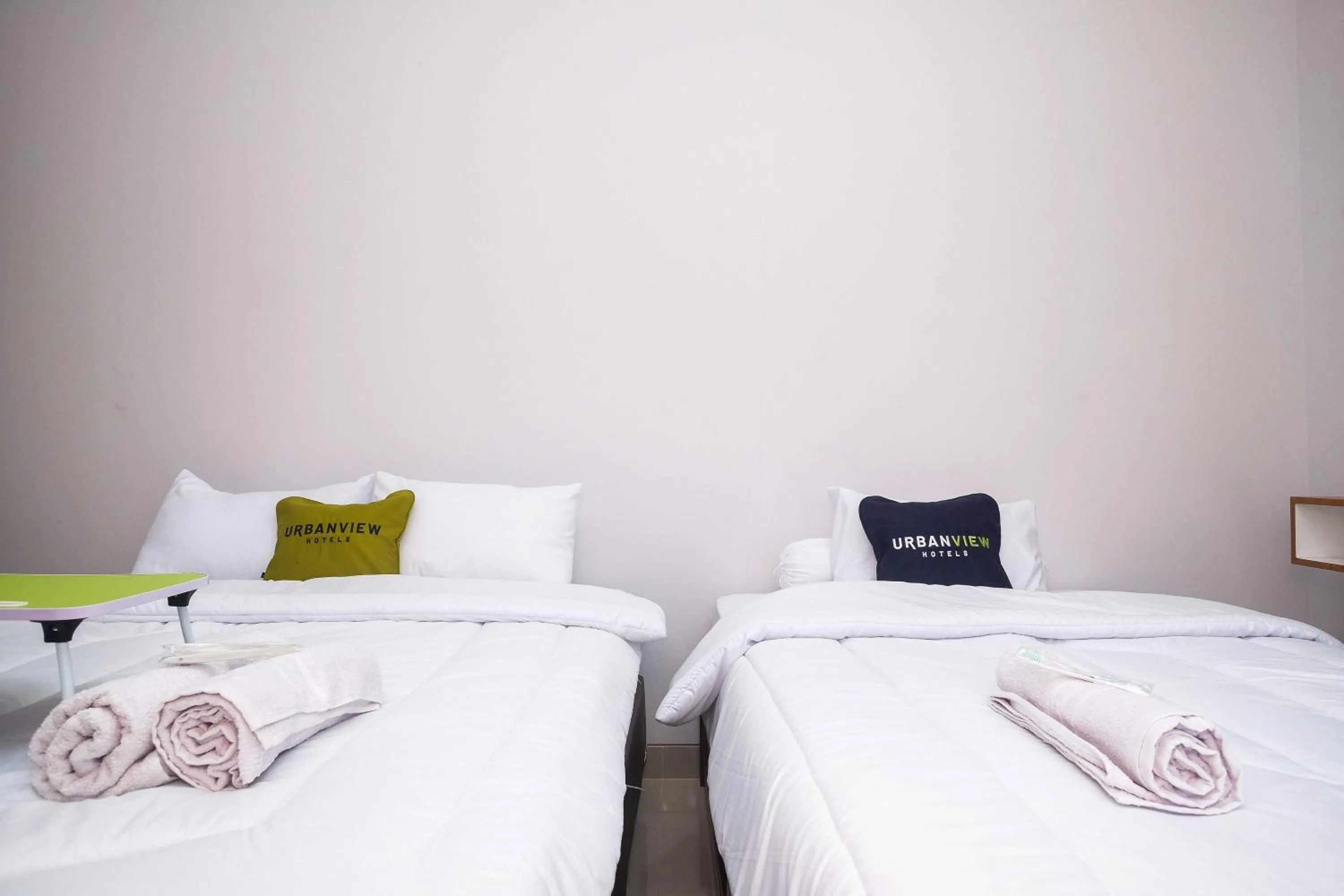 Bed in Urbanview Syariah Loji Arum Stasiun Klaten by RedDoorz