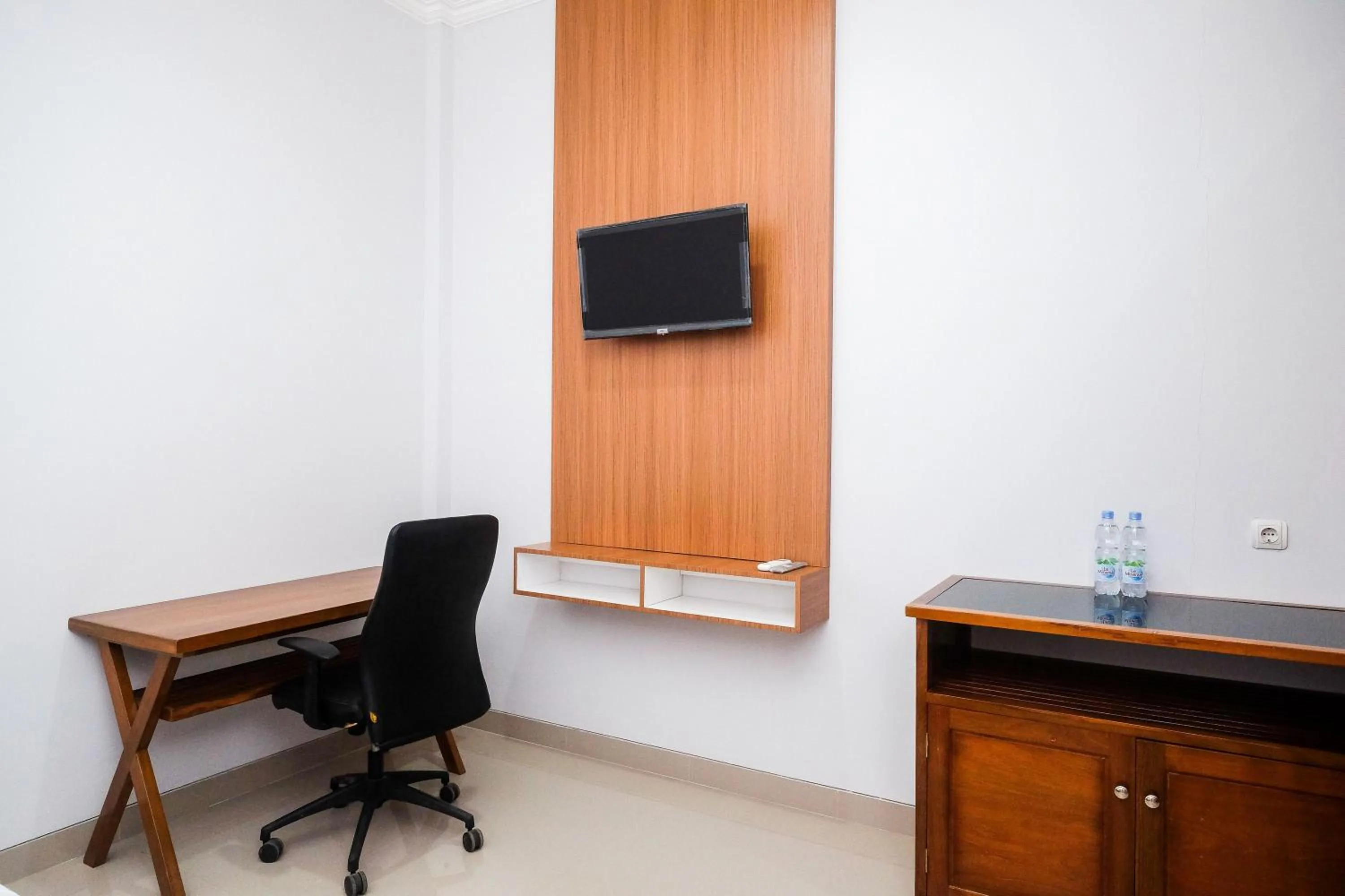 Bedroom in Urbanview Syariah Loji Arum Stasiun Klaten by RedDoorz