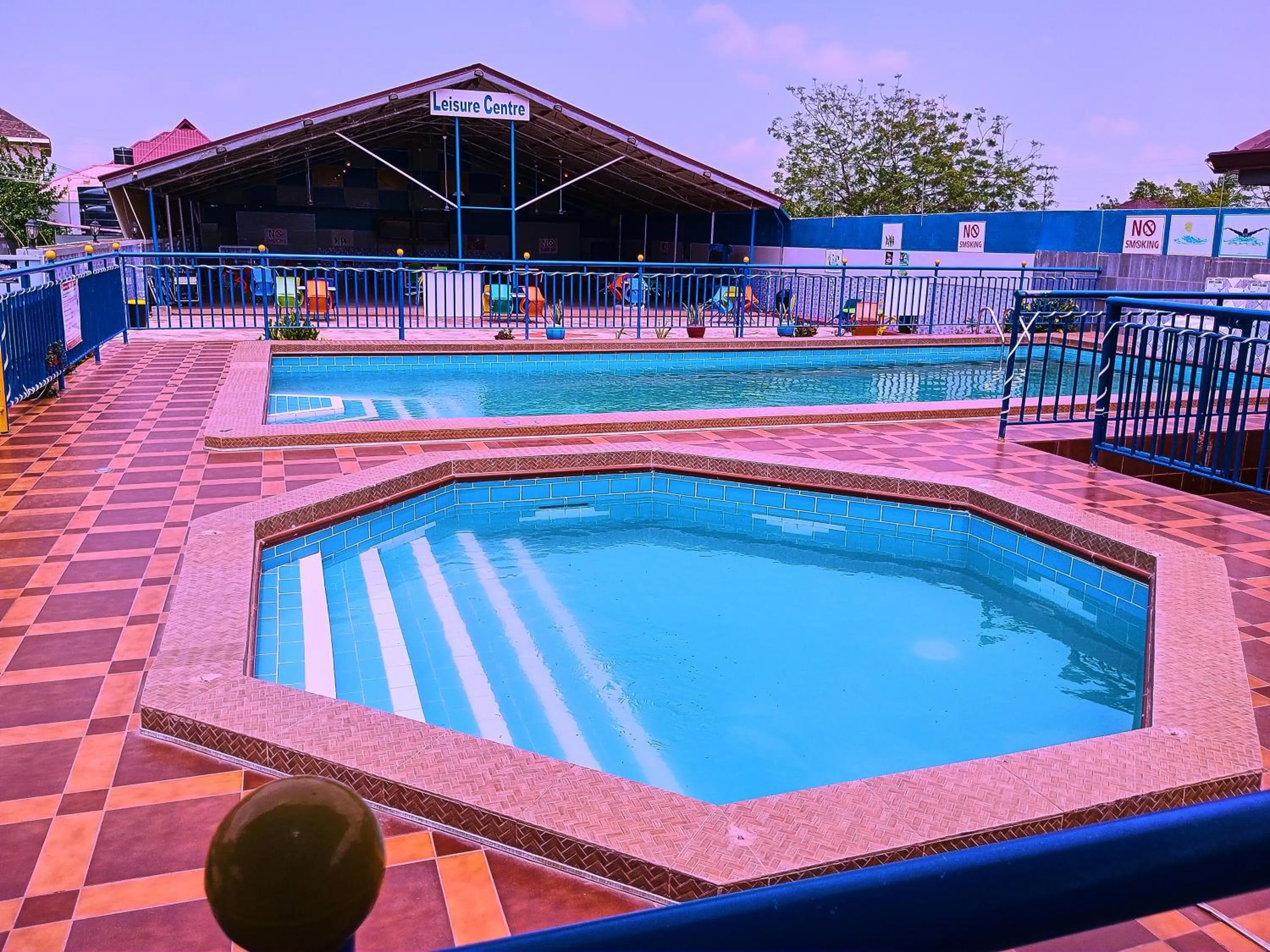 Pool view in Malbert Inn