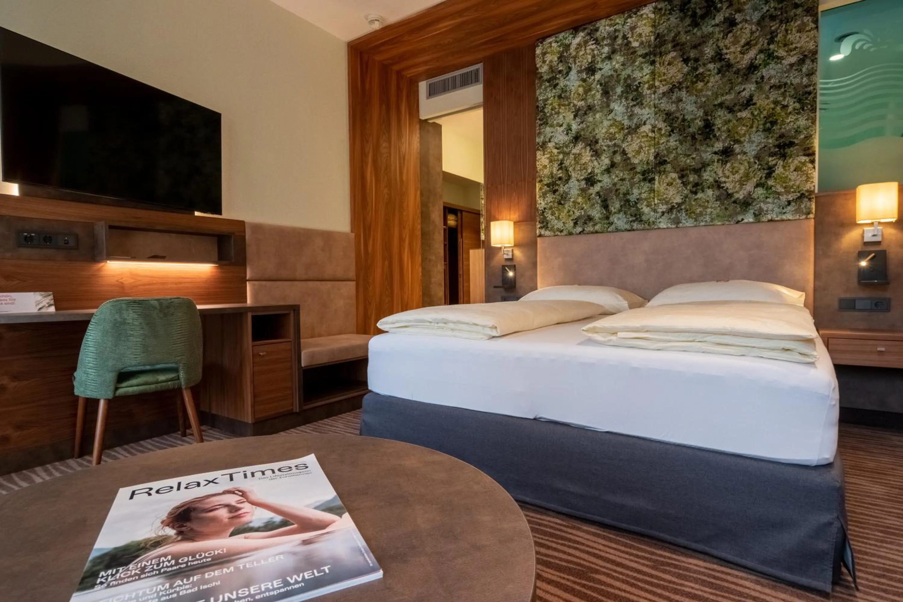 Photo of the whole room, Bed in EurothermenResort Bad Schallerbach - Hotel Paradiso Superior