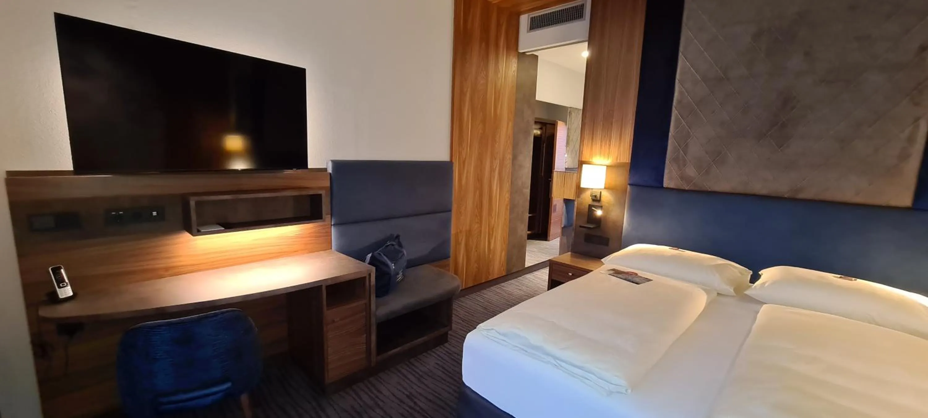 Photo of the whole room, Bed in EurothermenResort Bad Schallerbach - Hotel Paradiso Superior