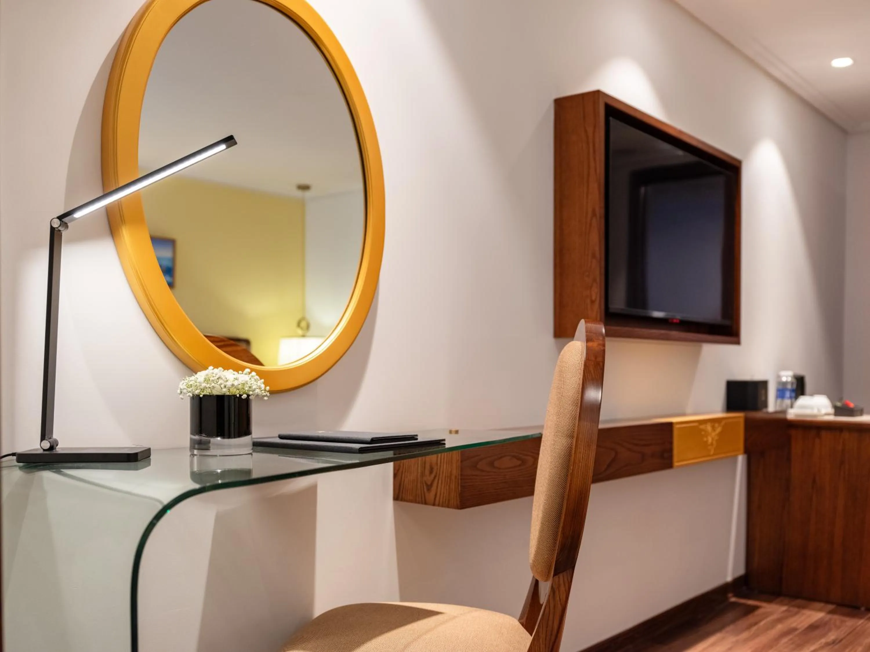 hair dresser, Kitchen/Kitchenette in Nesta Hotel & Spa