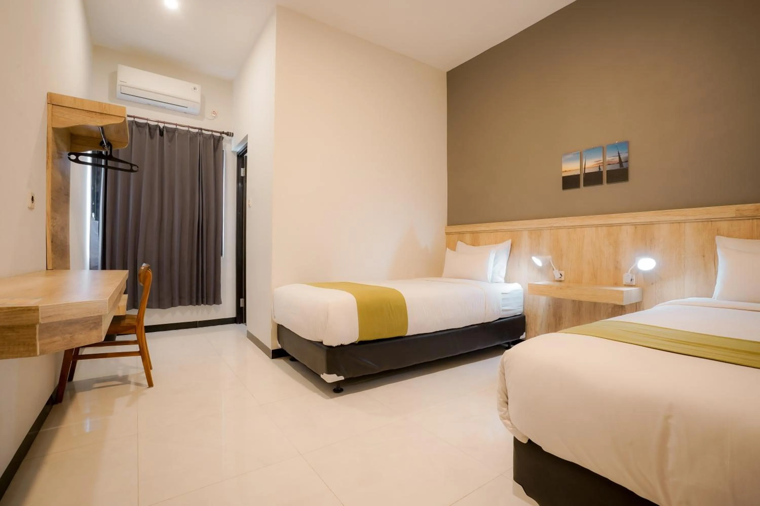 Bed in El Ora Hotel & Eatery Labuan Bajo