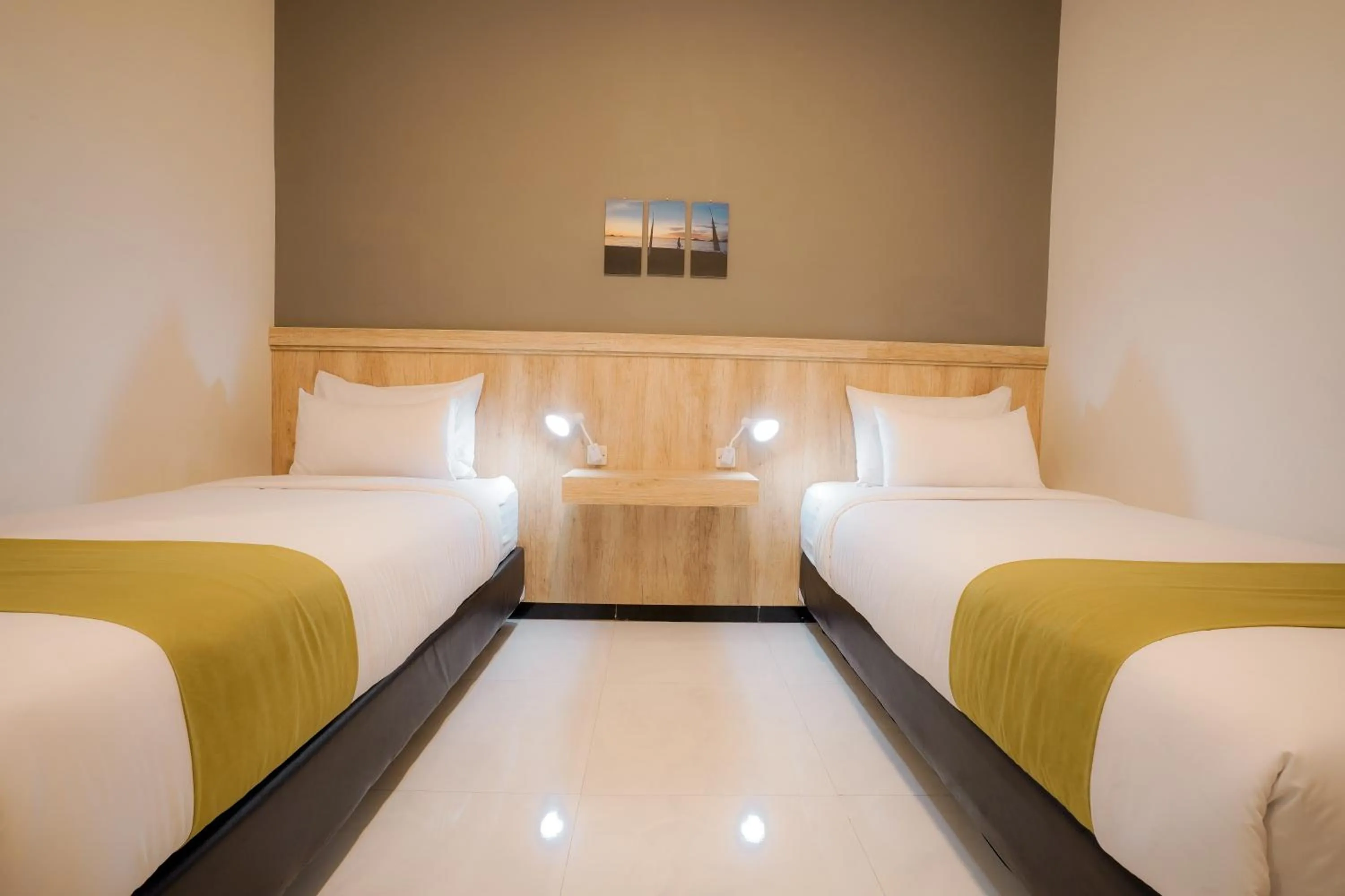 Bed in El Ora Hotel & Eatery Labuan Bajo