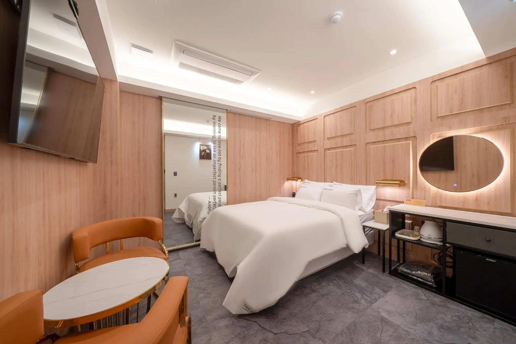 Bed in Suwon Hotel Insta