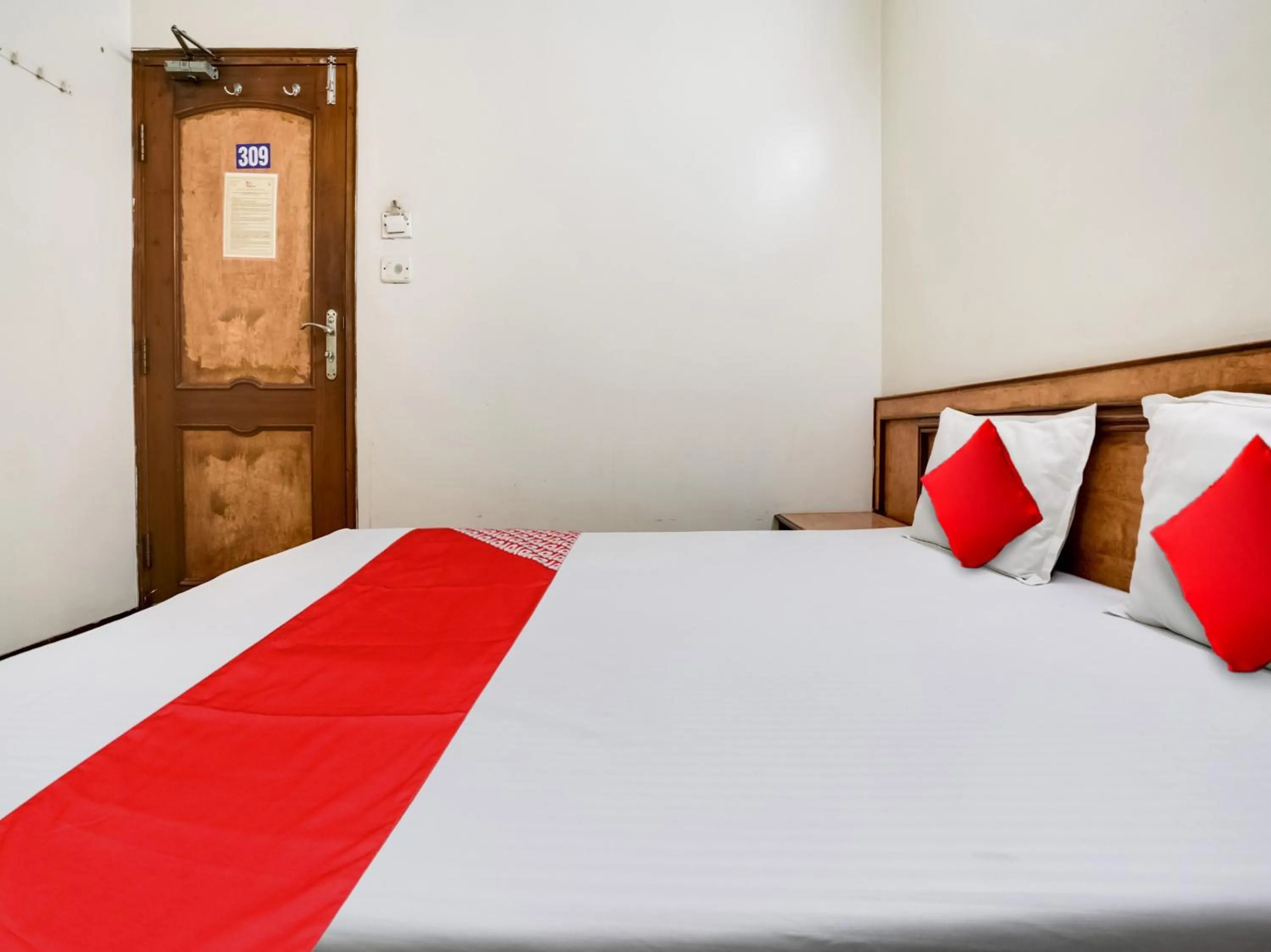 Bedroom in OYO Flagship Hotel Raj